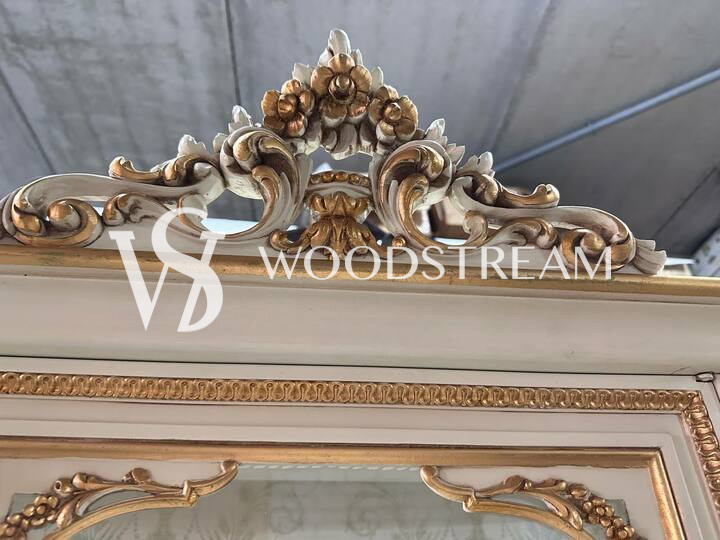 Витрина в стиле Людовика XVI