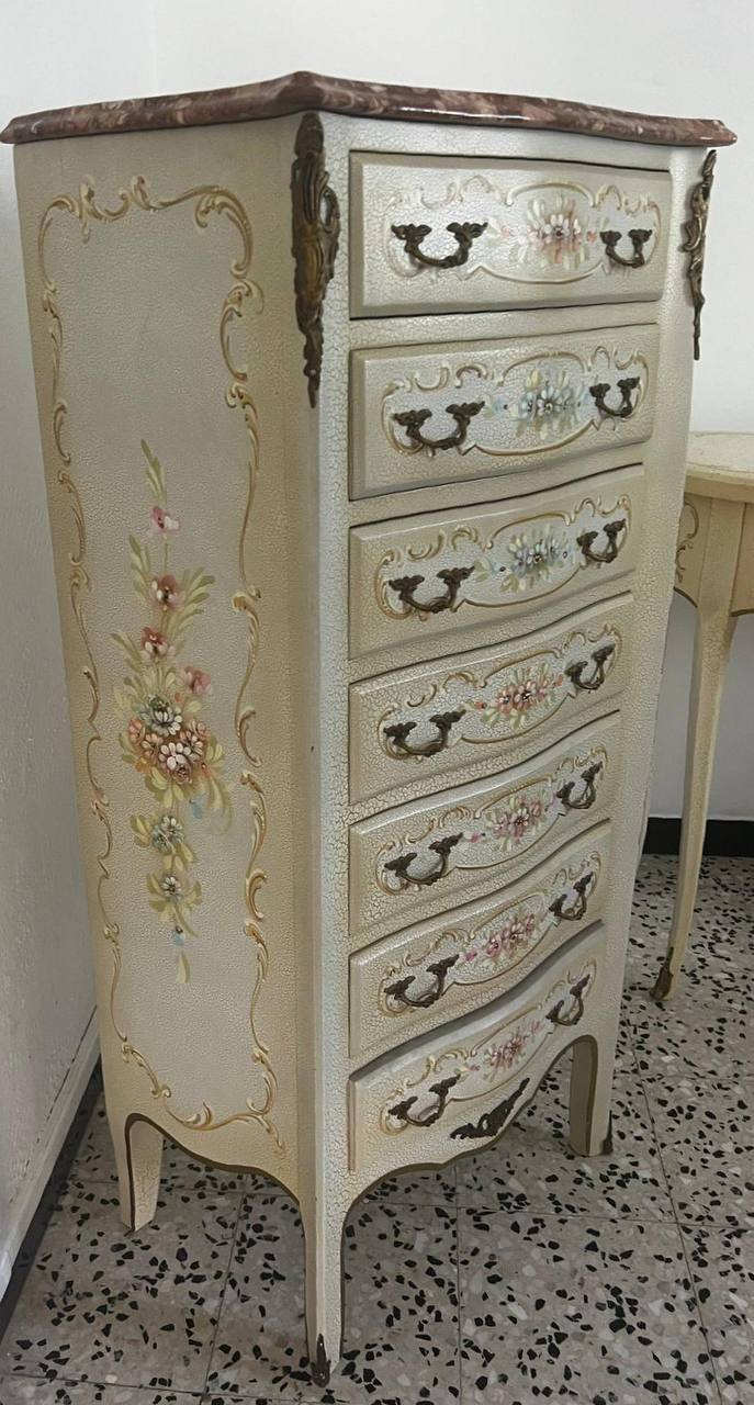 Комод высокий в стиле венецианского барокко