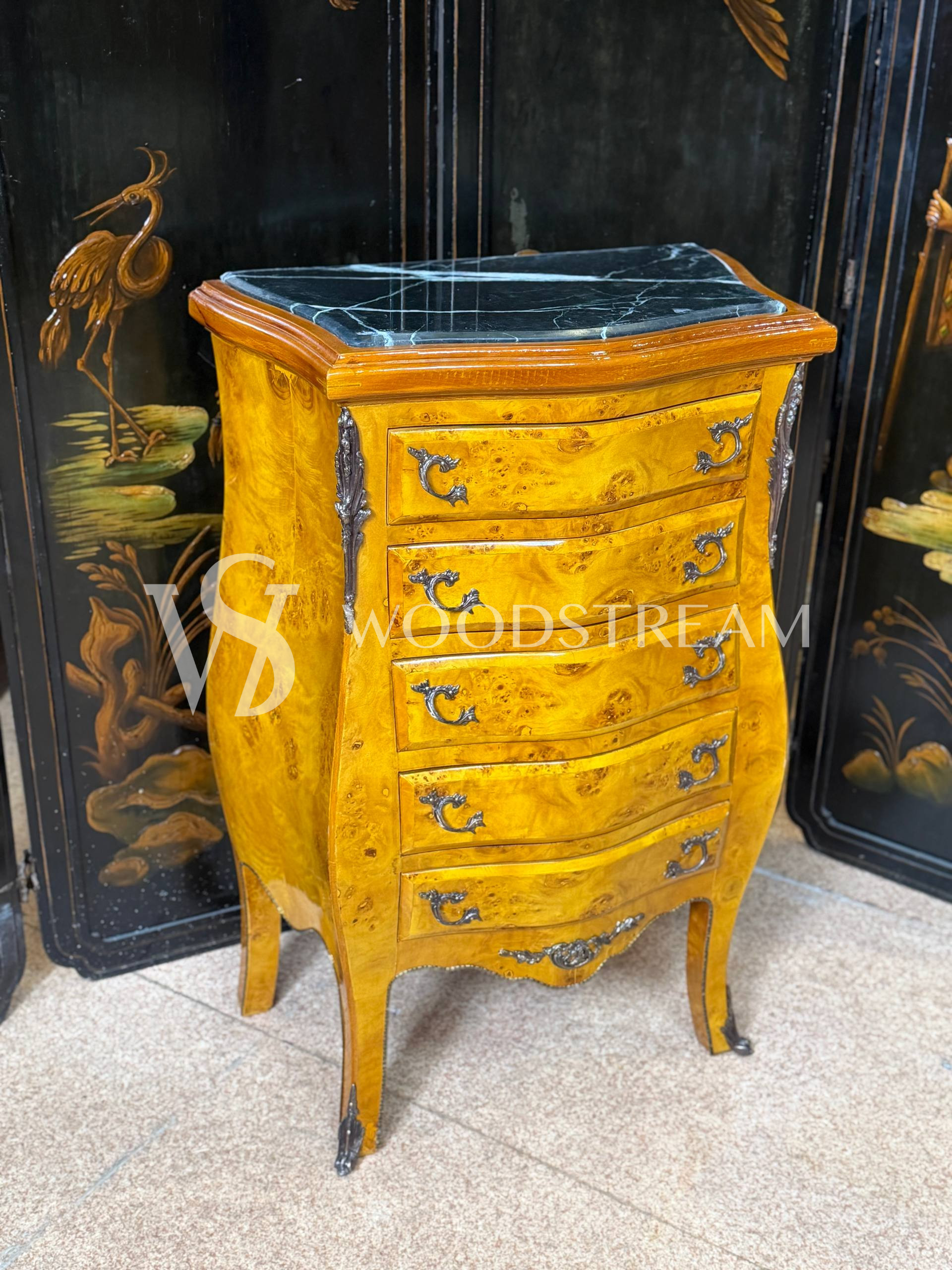 Комод в стиле Людовика XIV