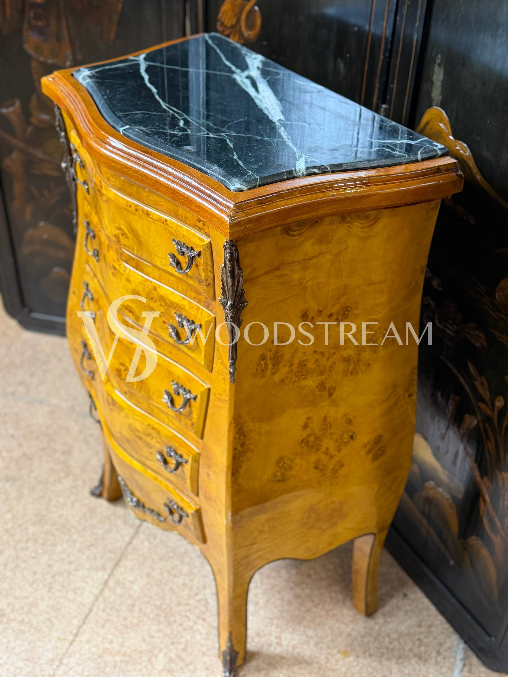 Комод в стиле Людовика XIV