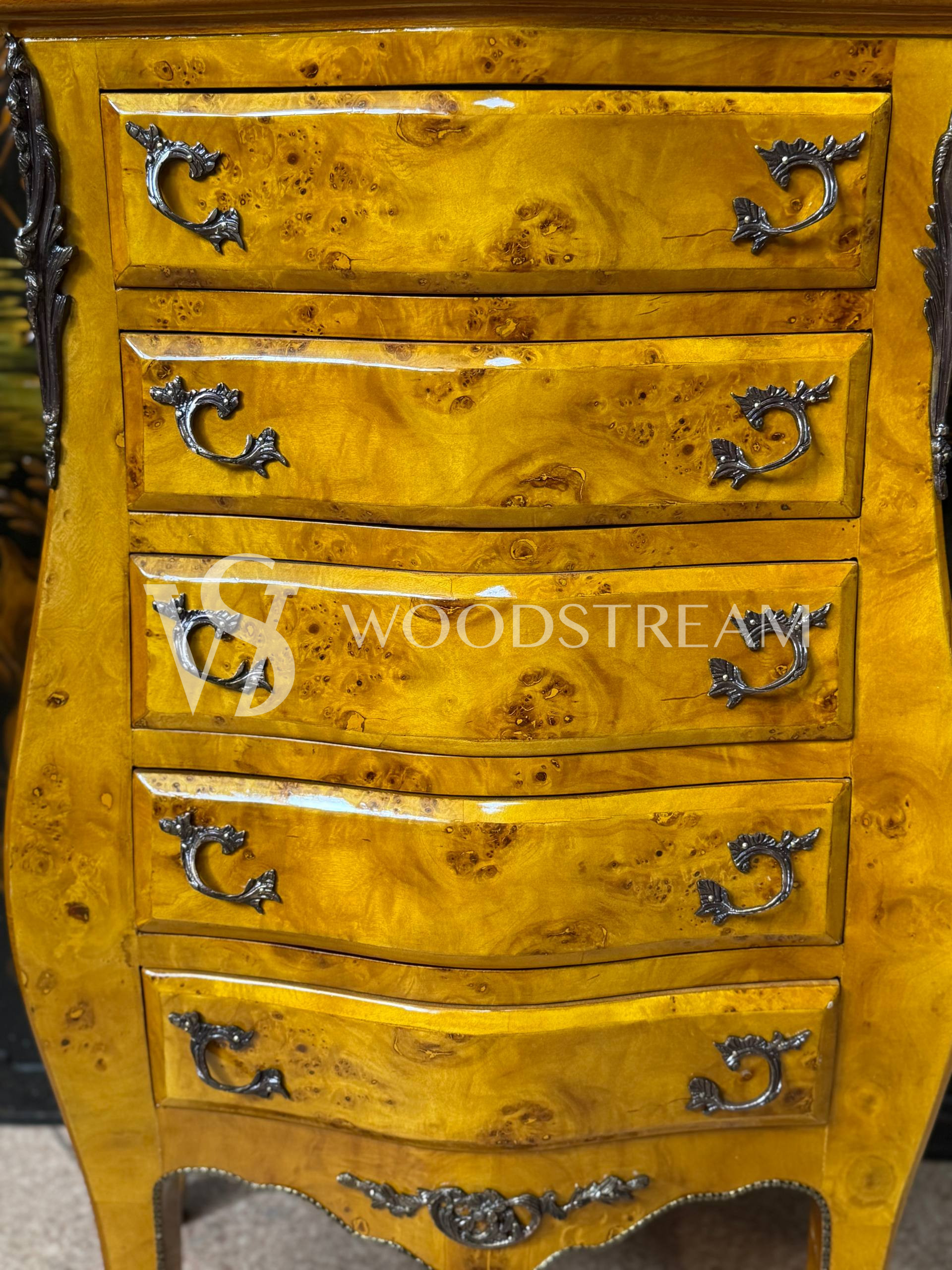 Комод в стиле Людовика XIV