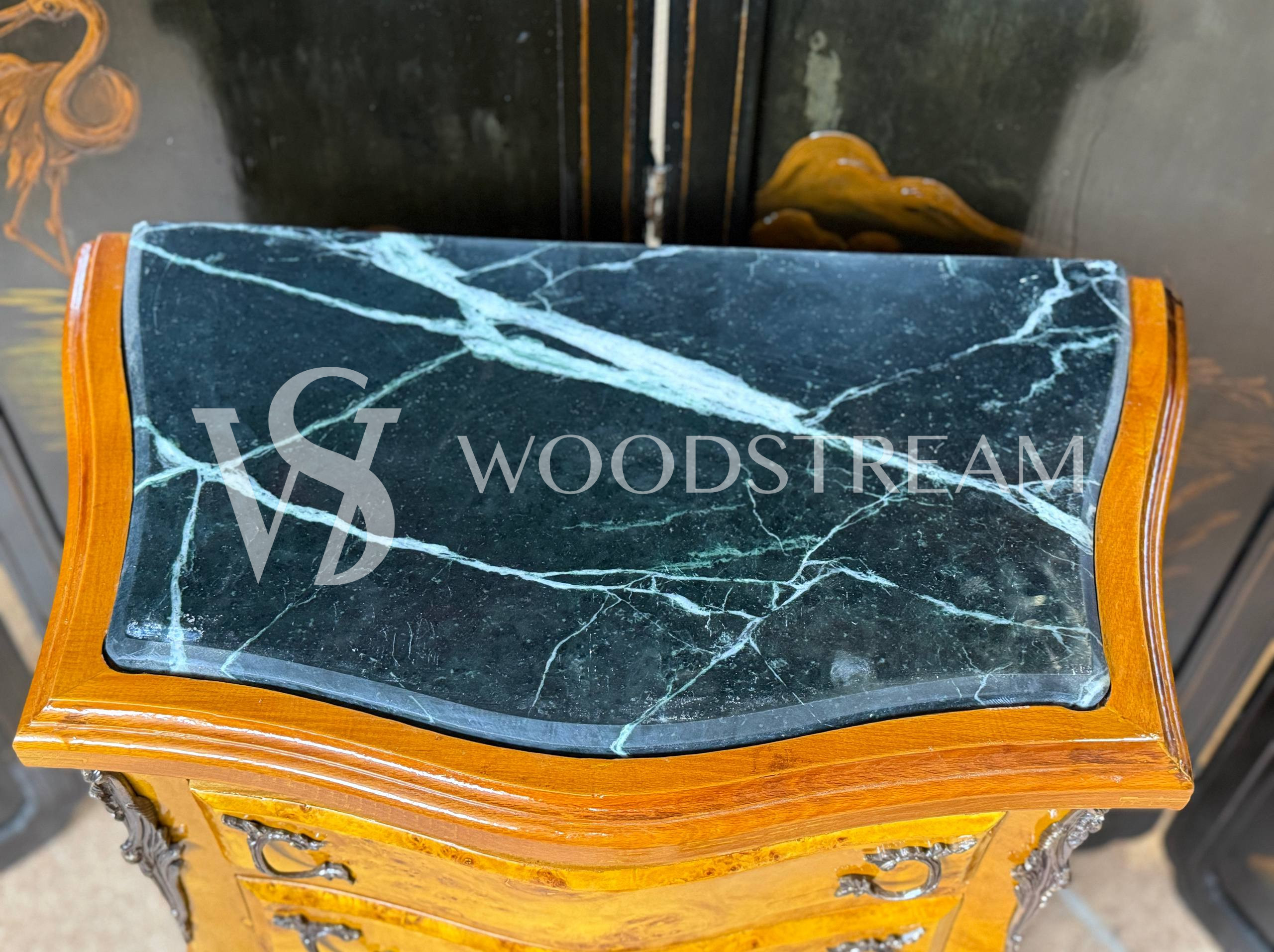 Комод в стиле Людовика XIV