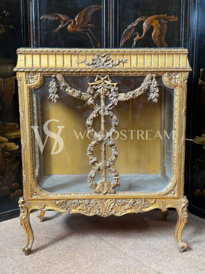 Витрина миниатюрная в стиле Людовика XVI