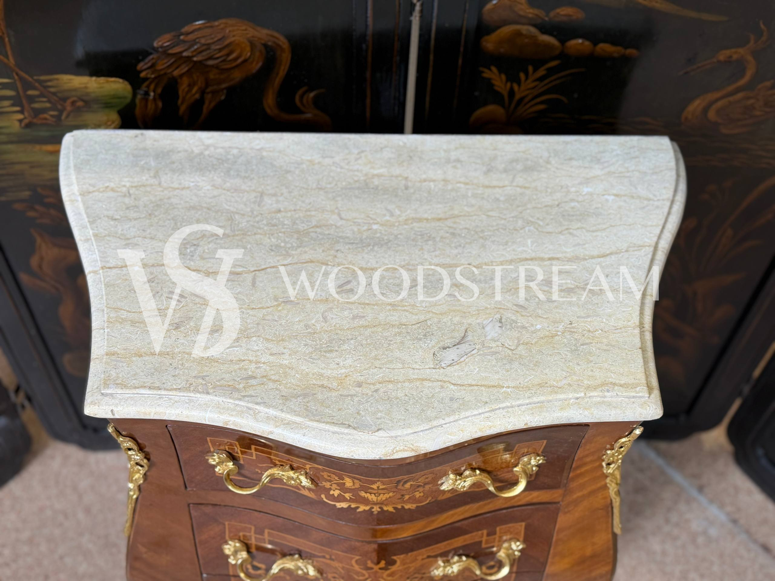 Тумба в стиле Людовика XIV