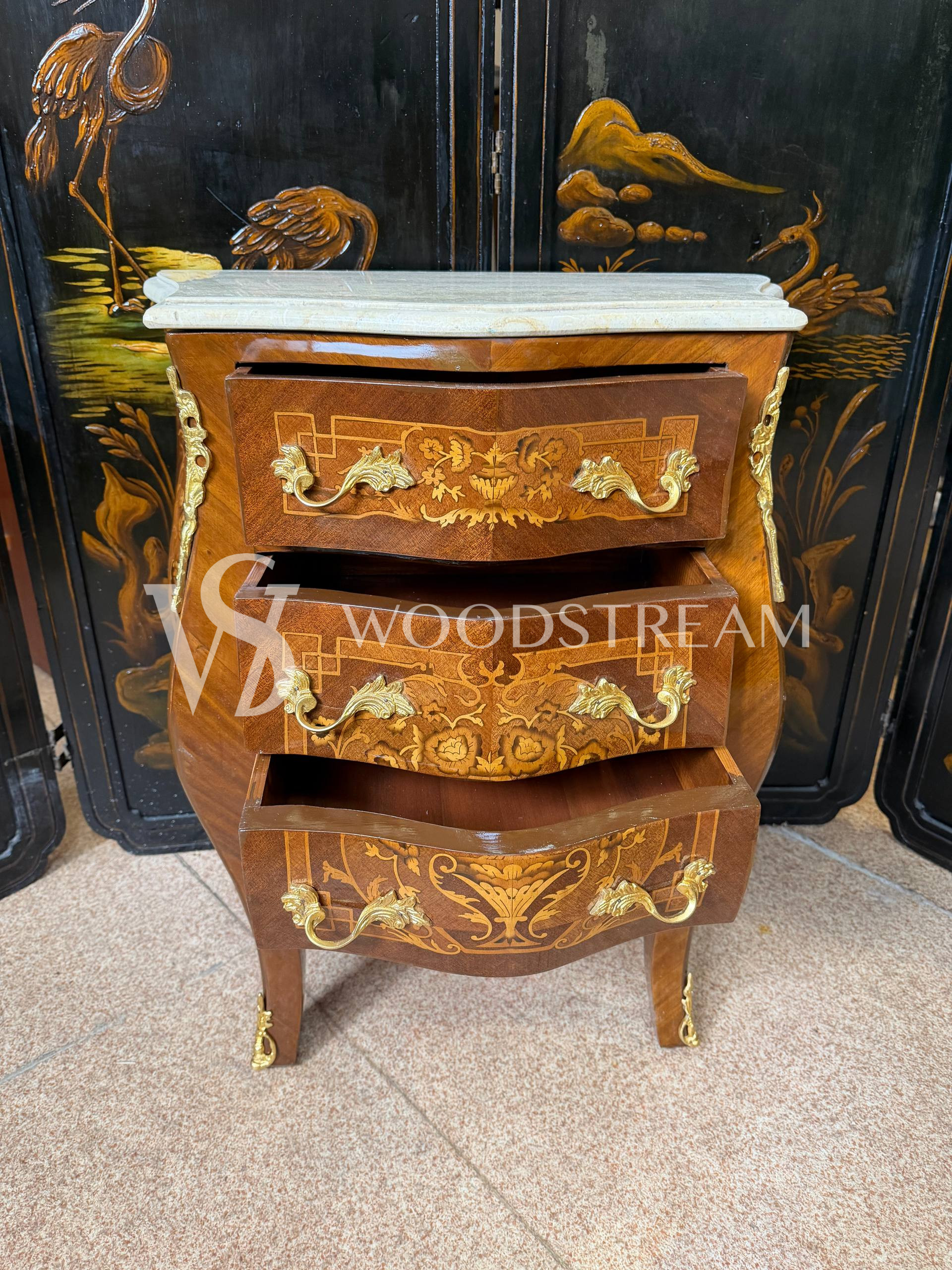 Тумба в стиле Людовика XIV