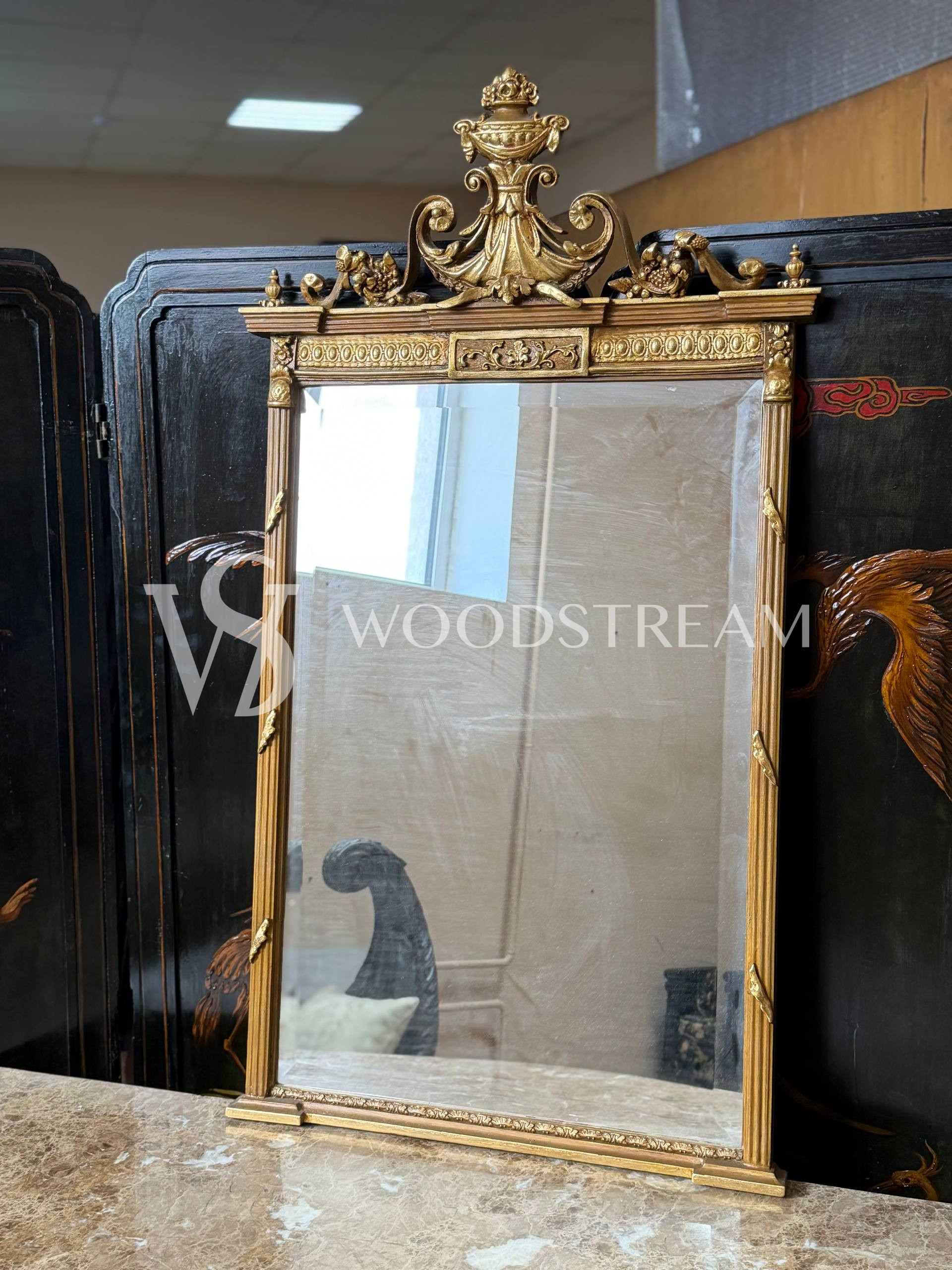 Зеркало настенное в стиле Людовика XVI