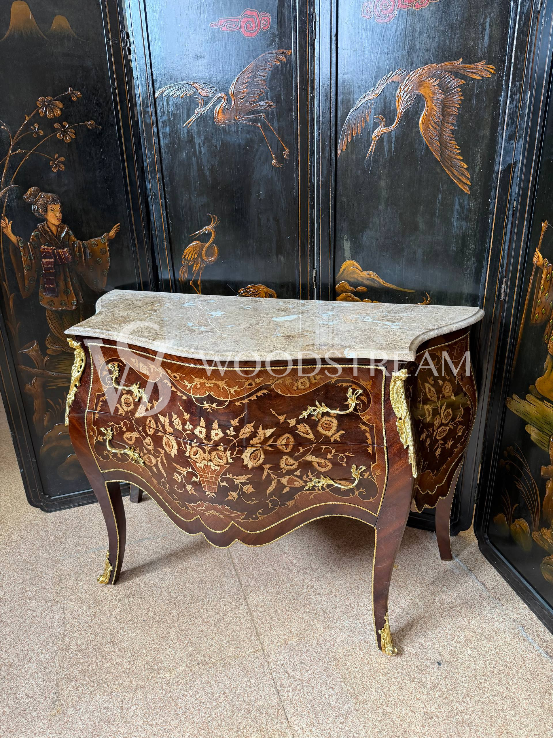 Комод в стиле Людовика XIV