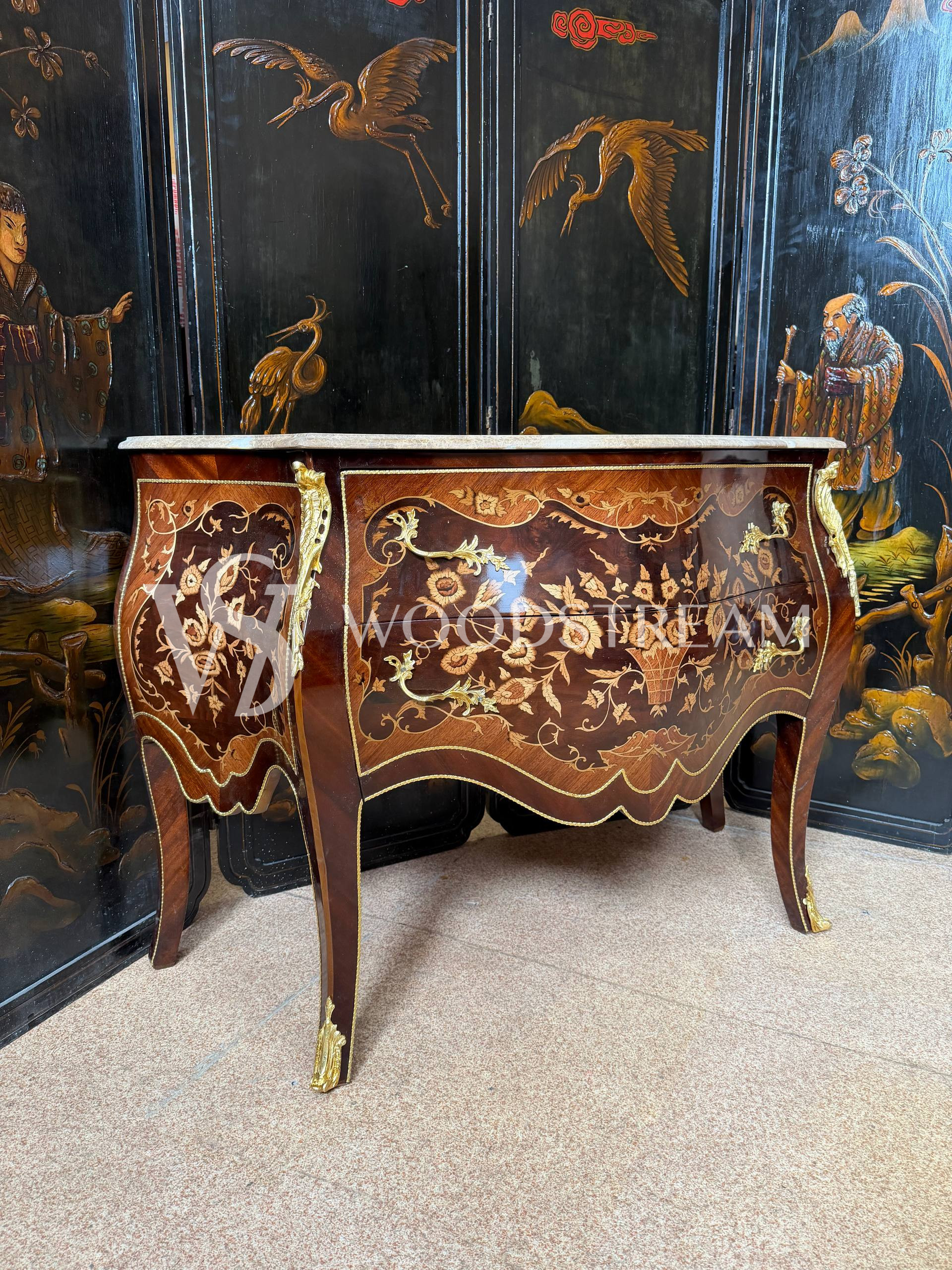 Комод в стиле Людовика XIV