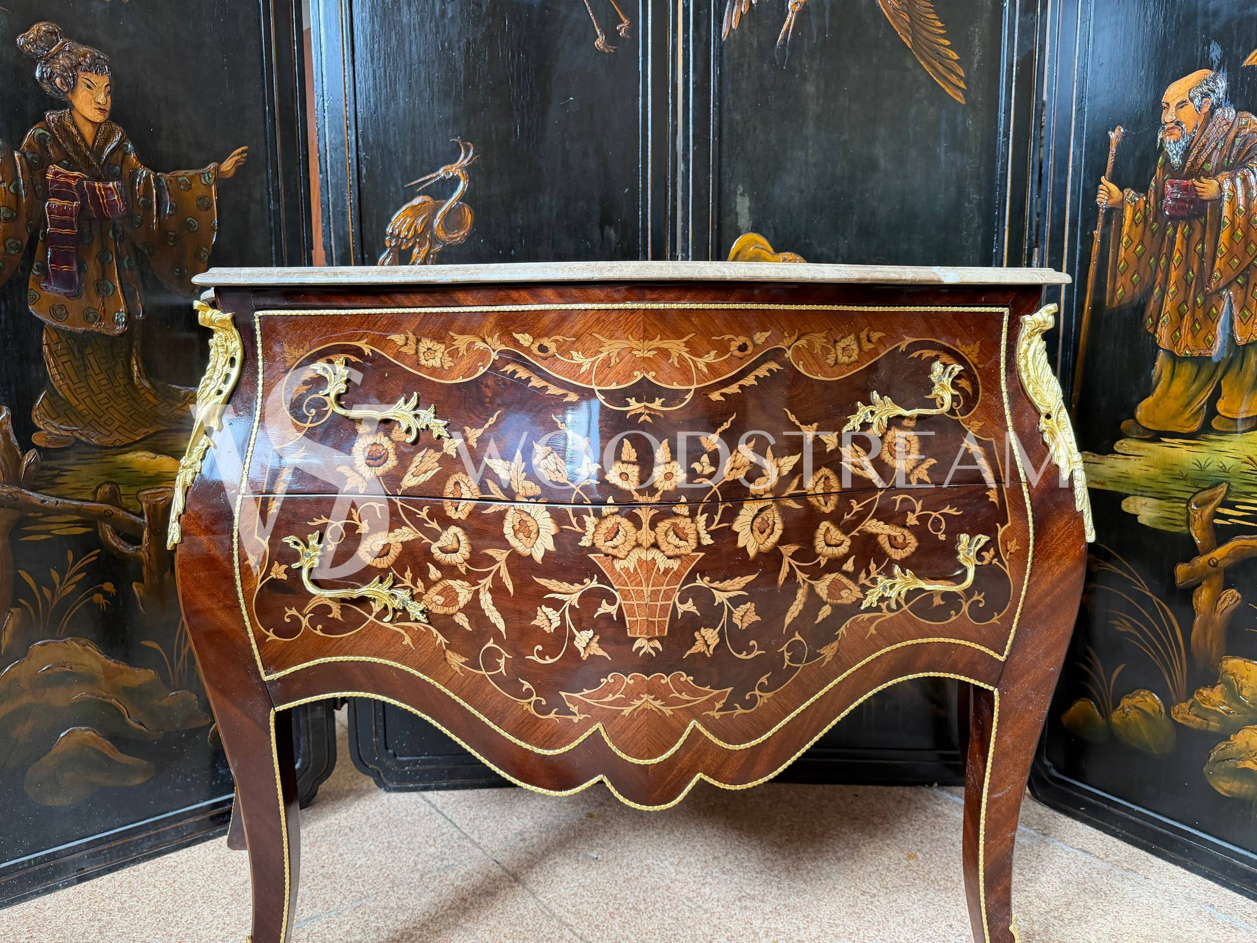 Комод в стиле Людовика XIV