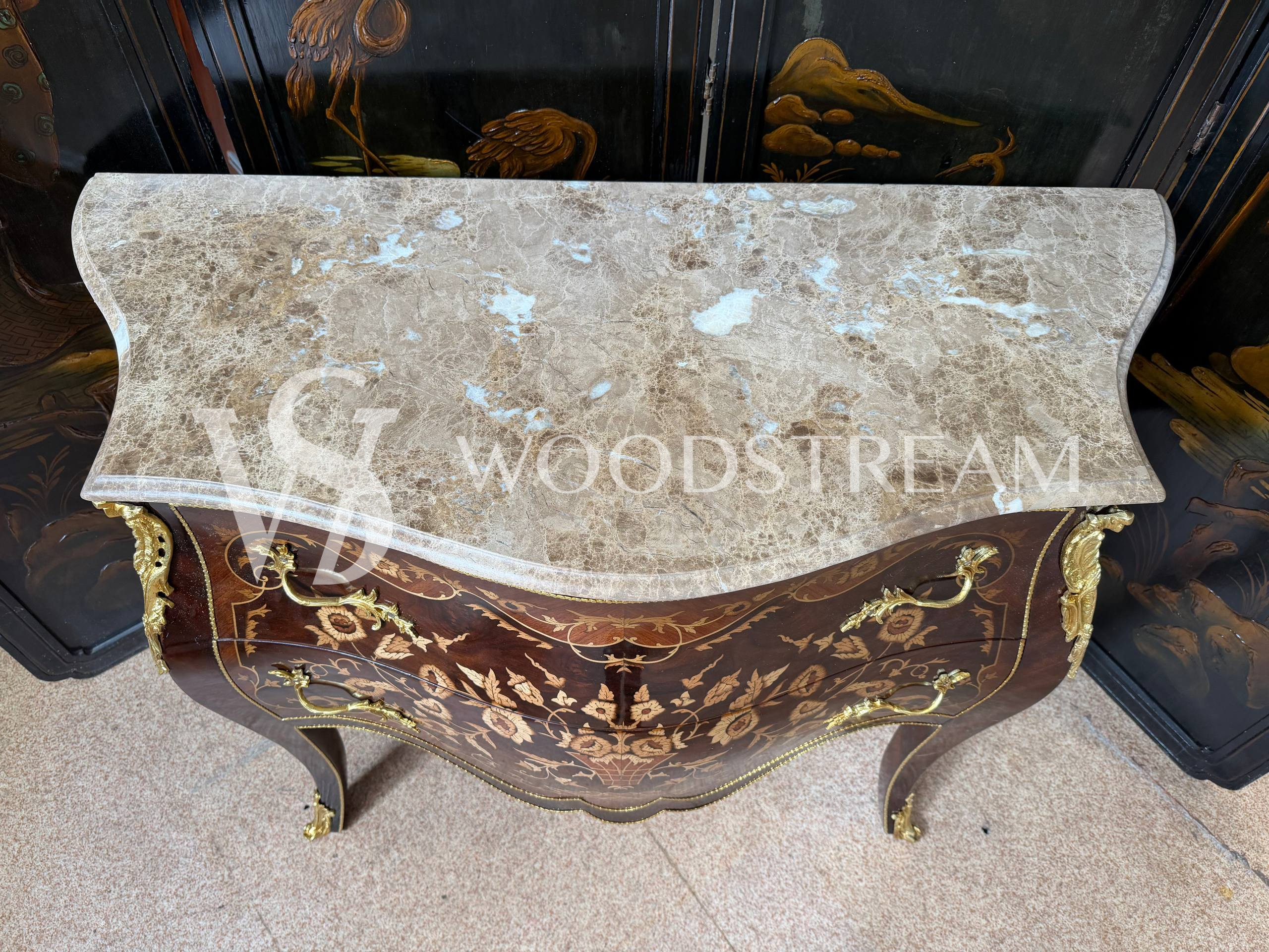 Комод в стиле Людовика XIV