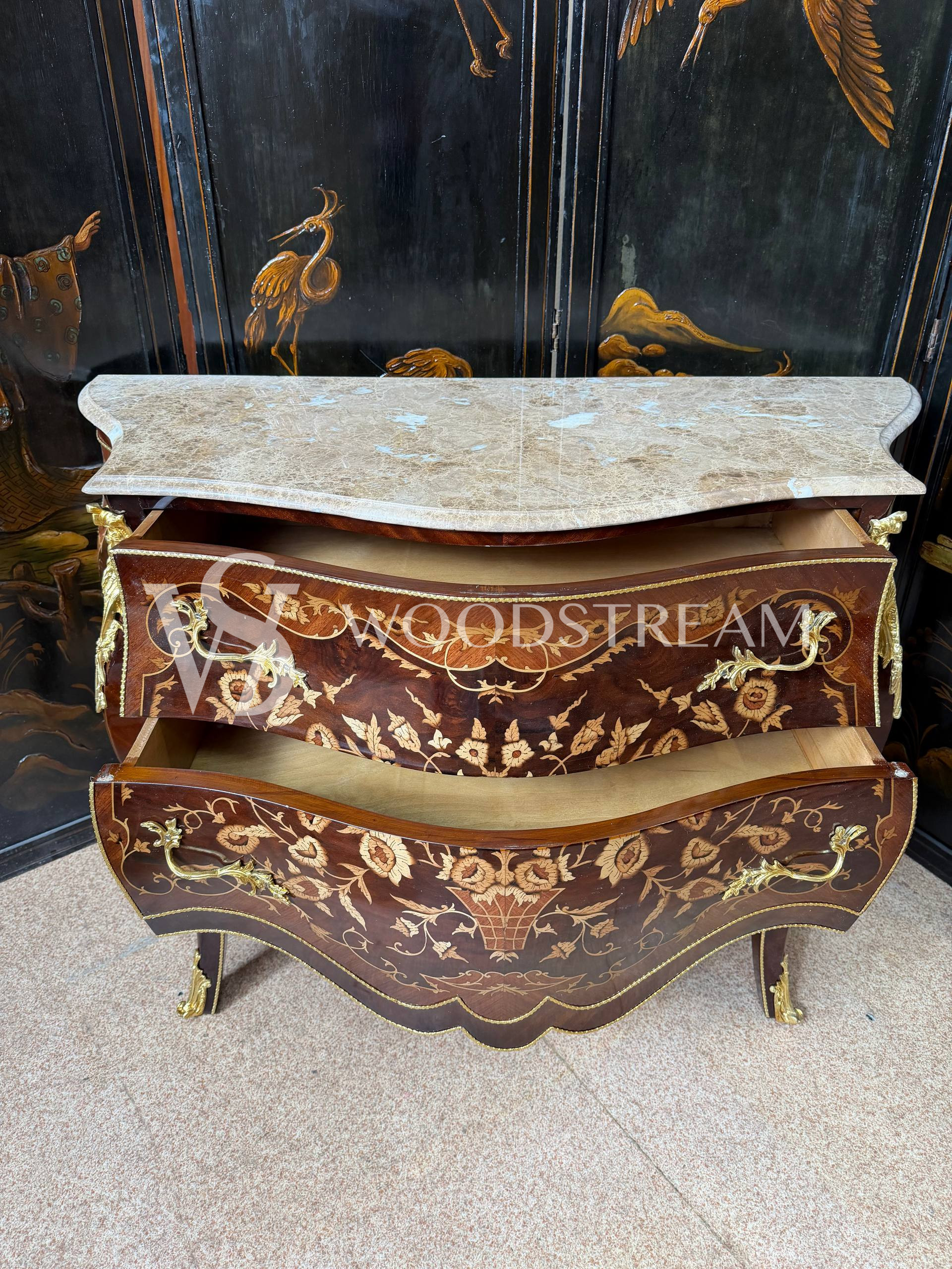 Комод в стиле Людовика XIV