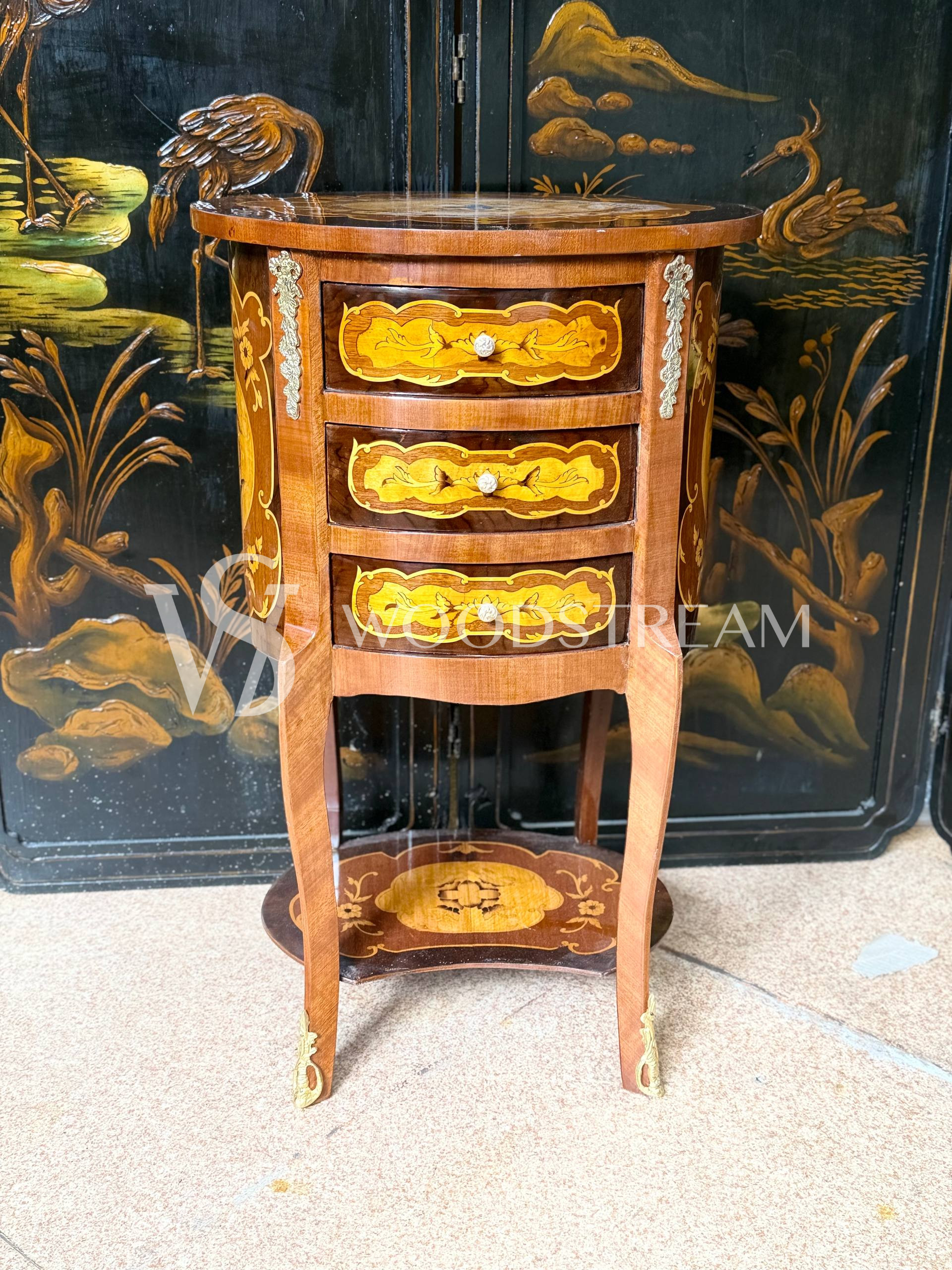 Тумба в стиле Людовика XIV