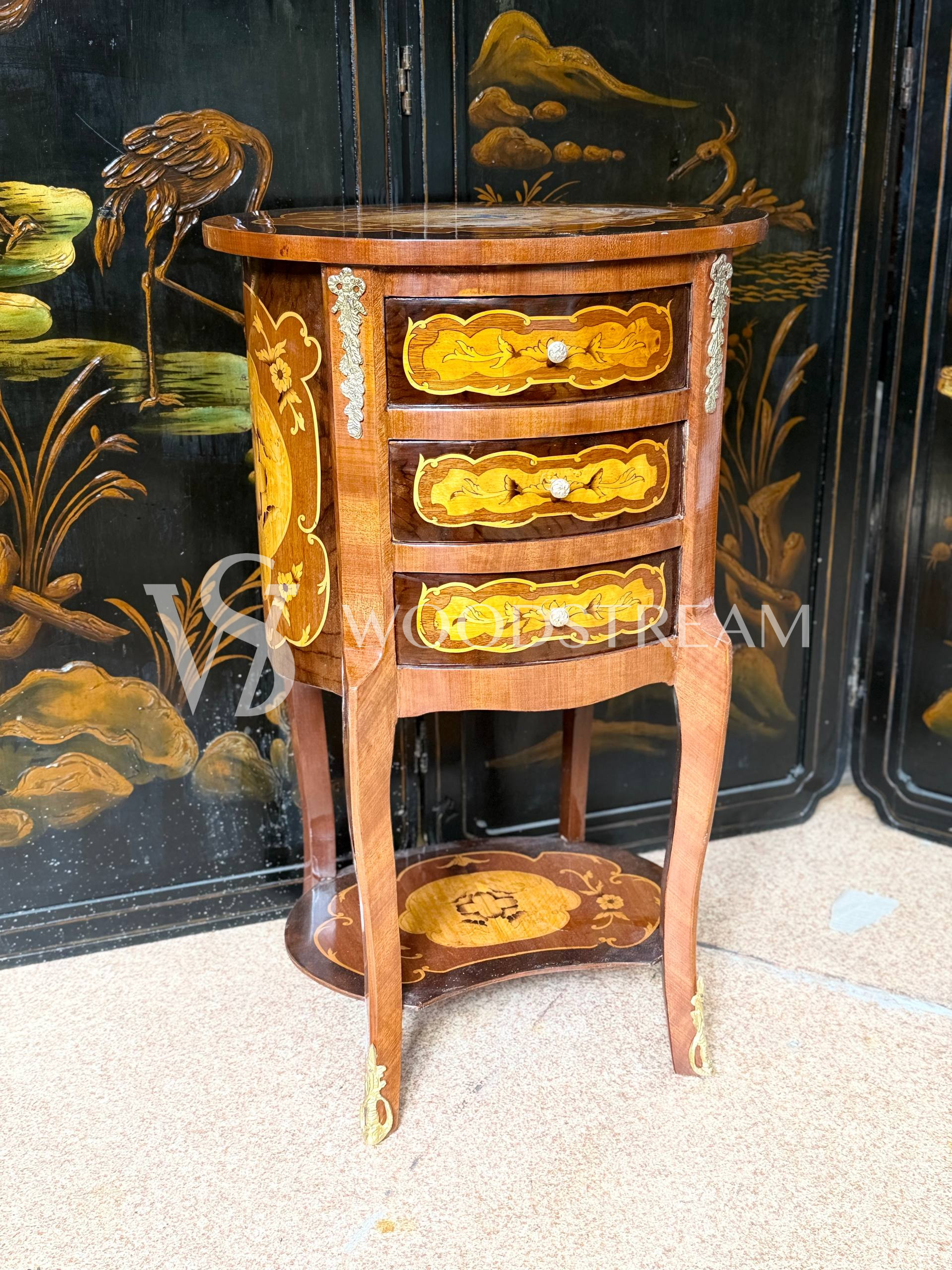 Тумба в стиле Людовика XIV