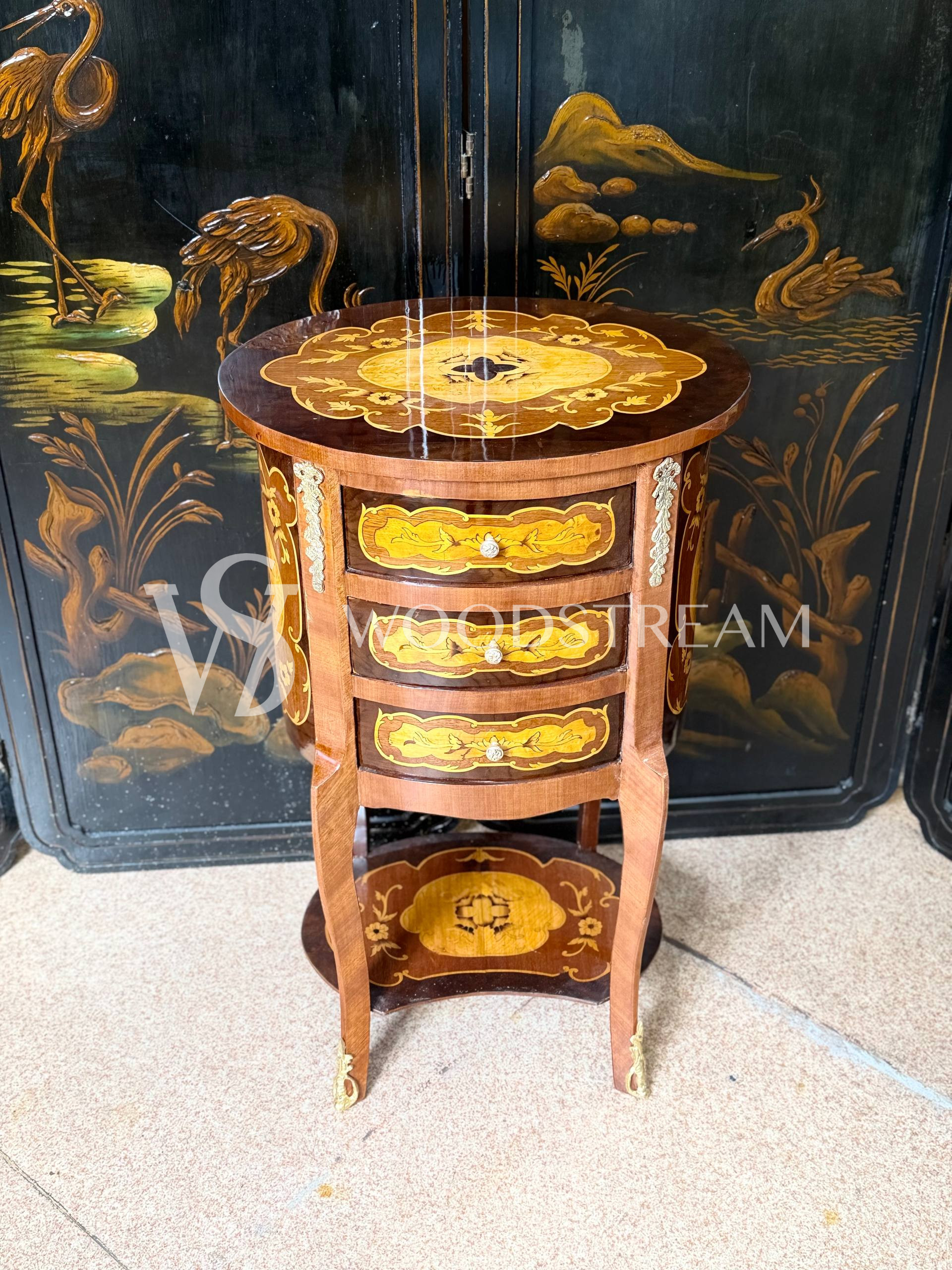 Тумба в стиле Людовика XIV