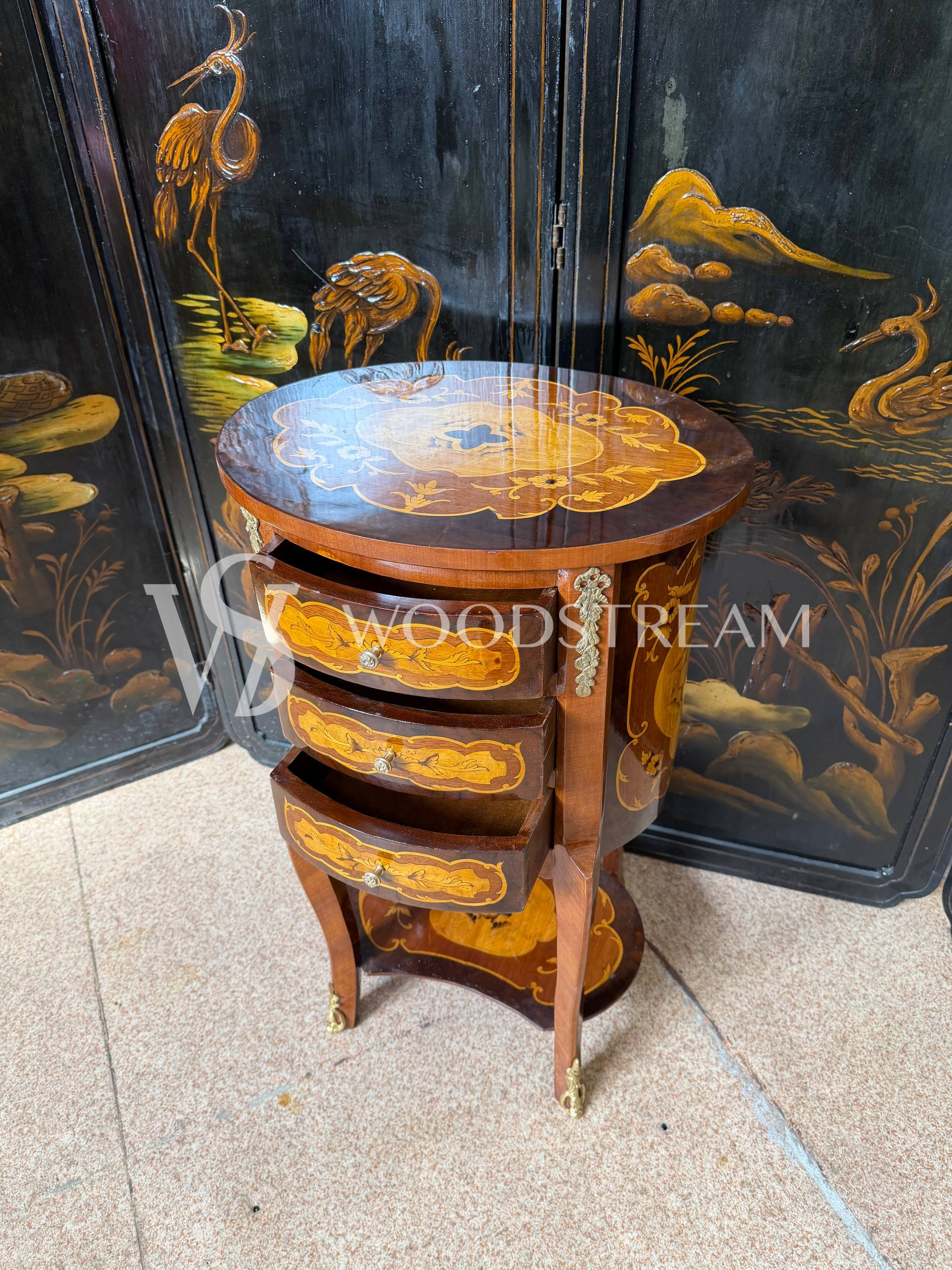 Тумба в стиле Людовика XIV