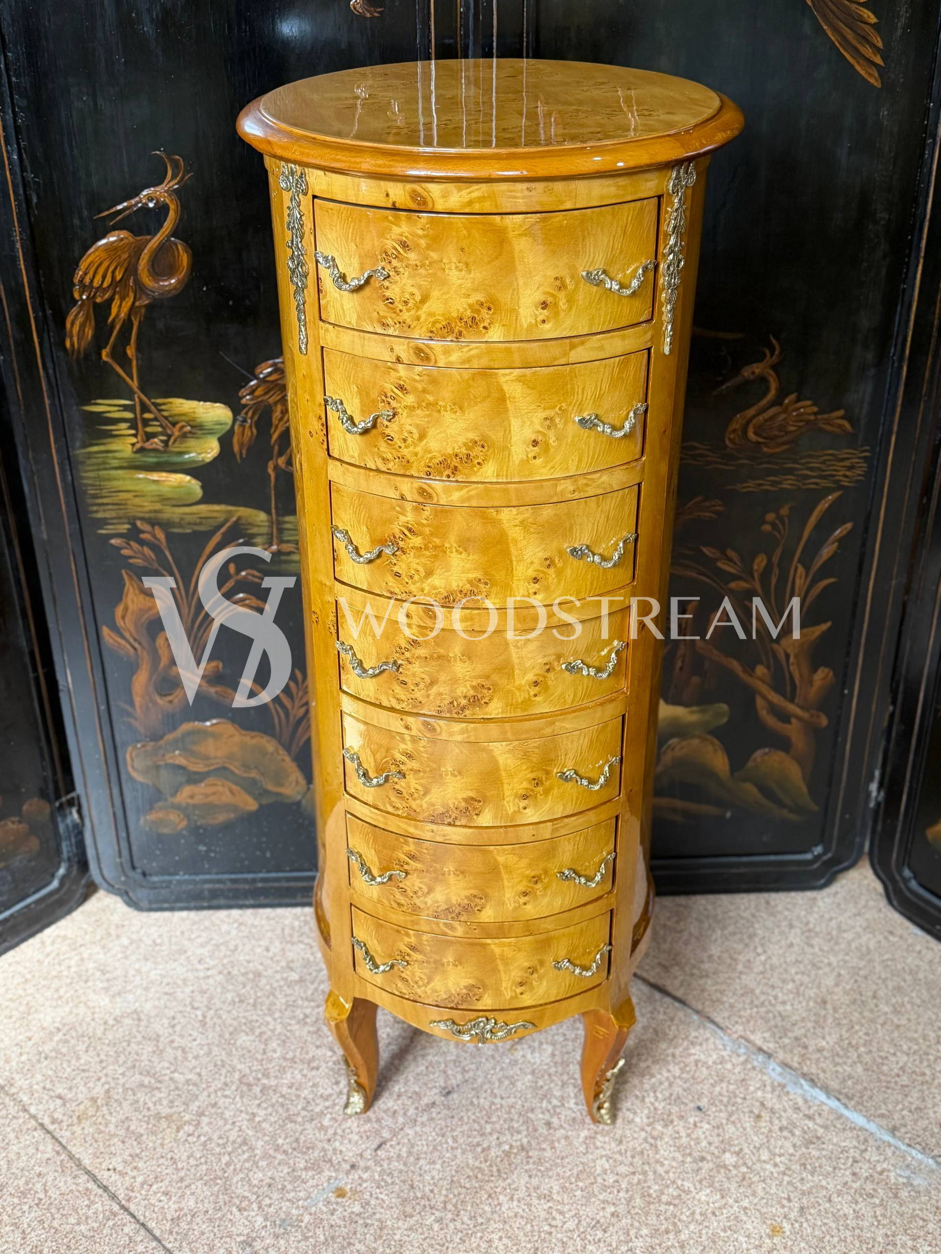 Комод высокий в стиле Людовика XIV