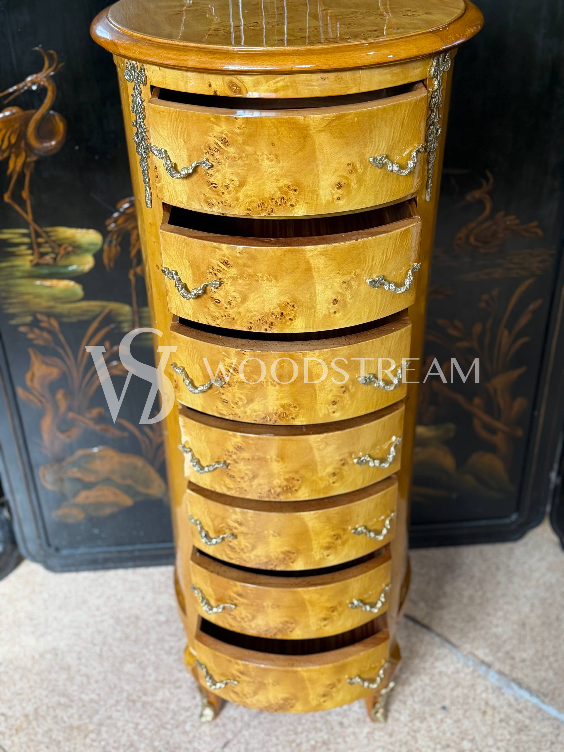 Комод высокий в стиле Людовика XIV