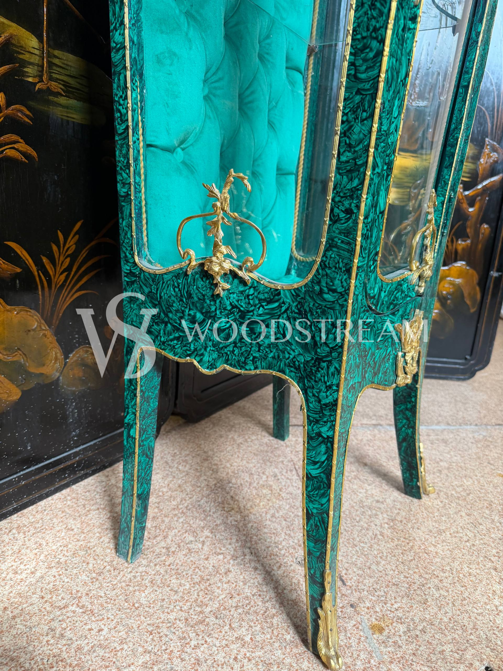 Витрина миниатюрная/Постамент в стиле Людовика XIV