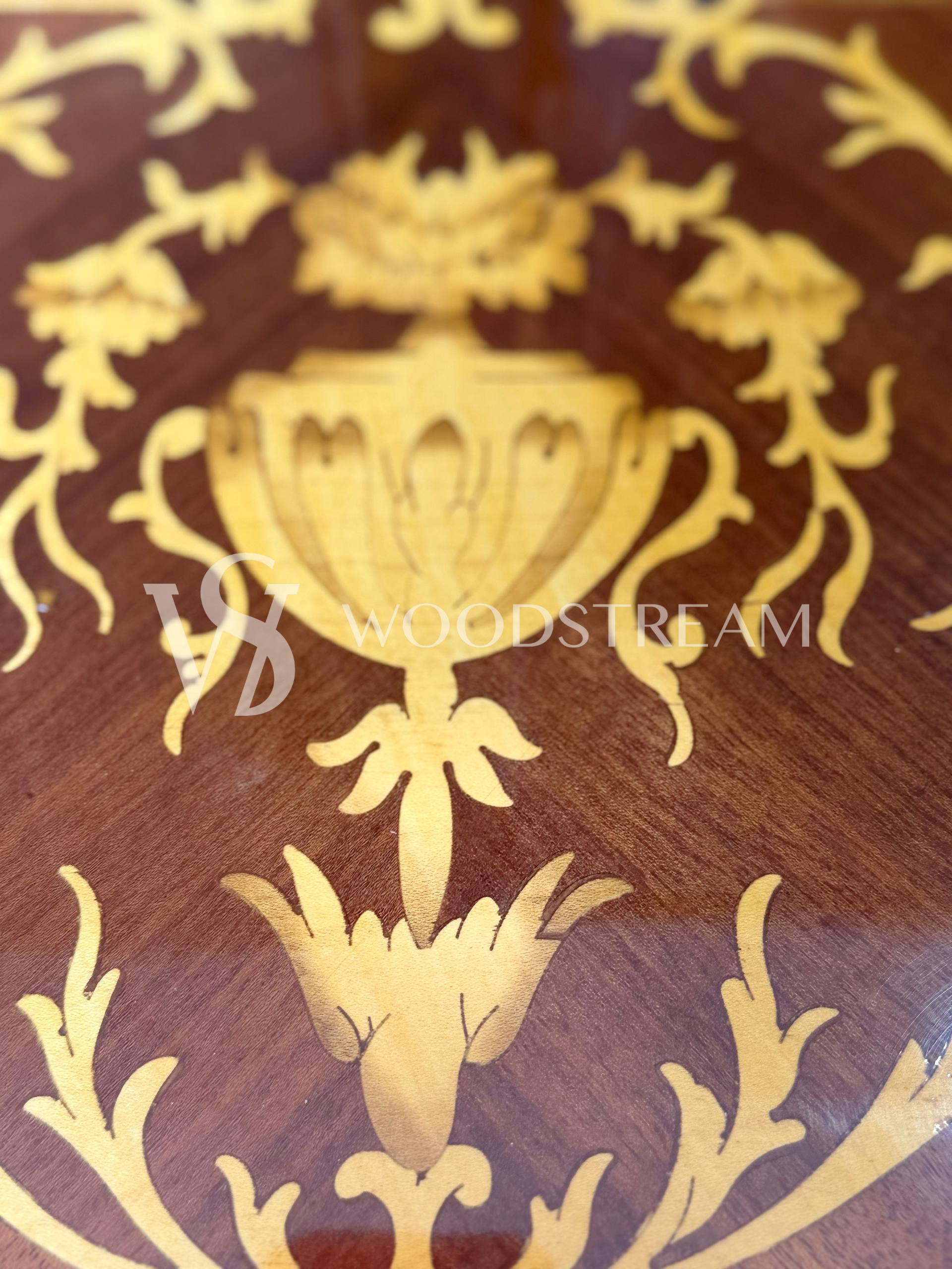 Стол/Подставка в стиле Людовика XIV