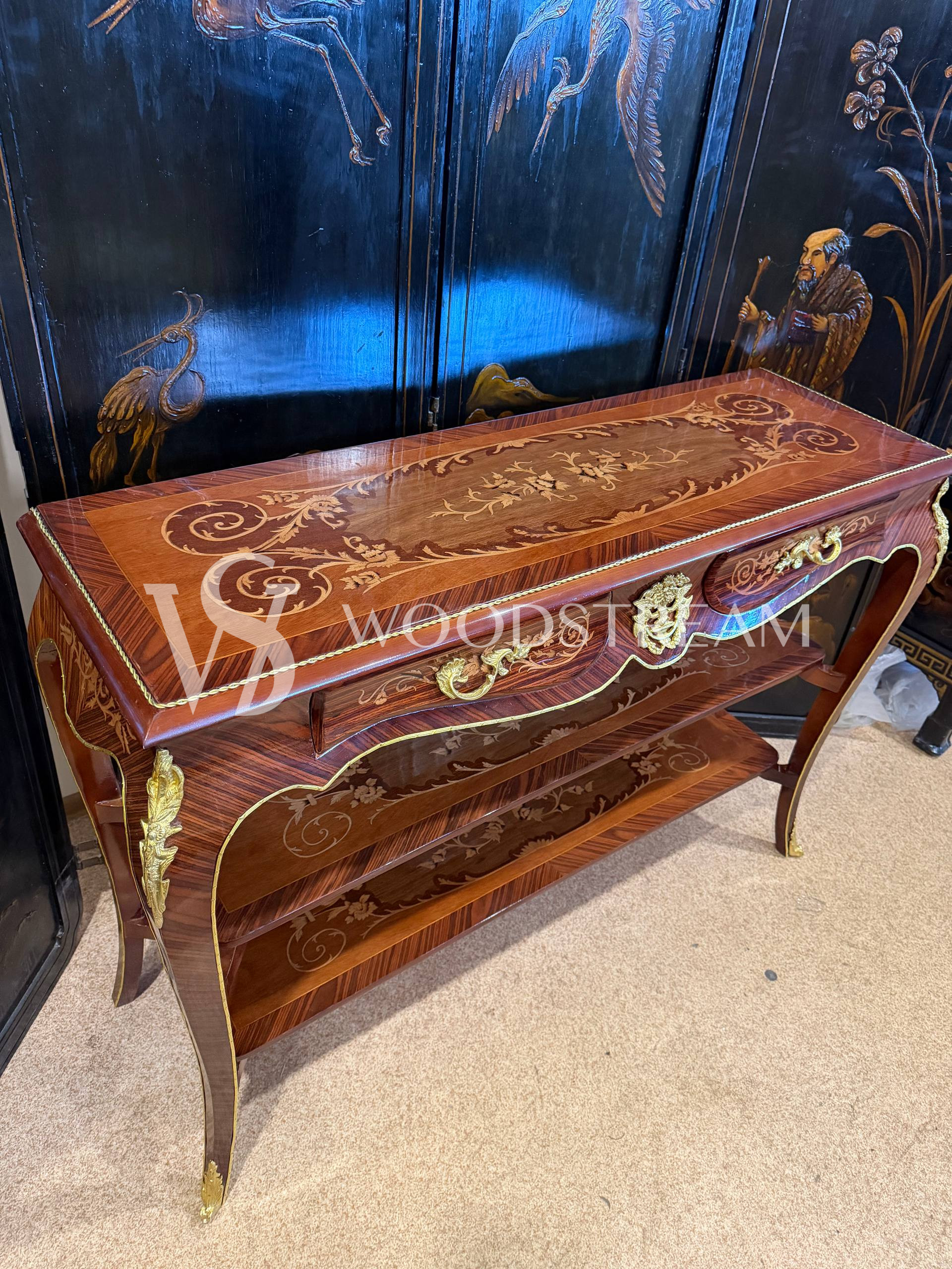 Консоль в стиле Людовика XIV