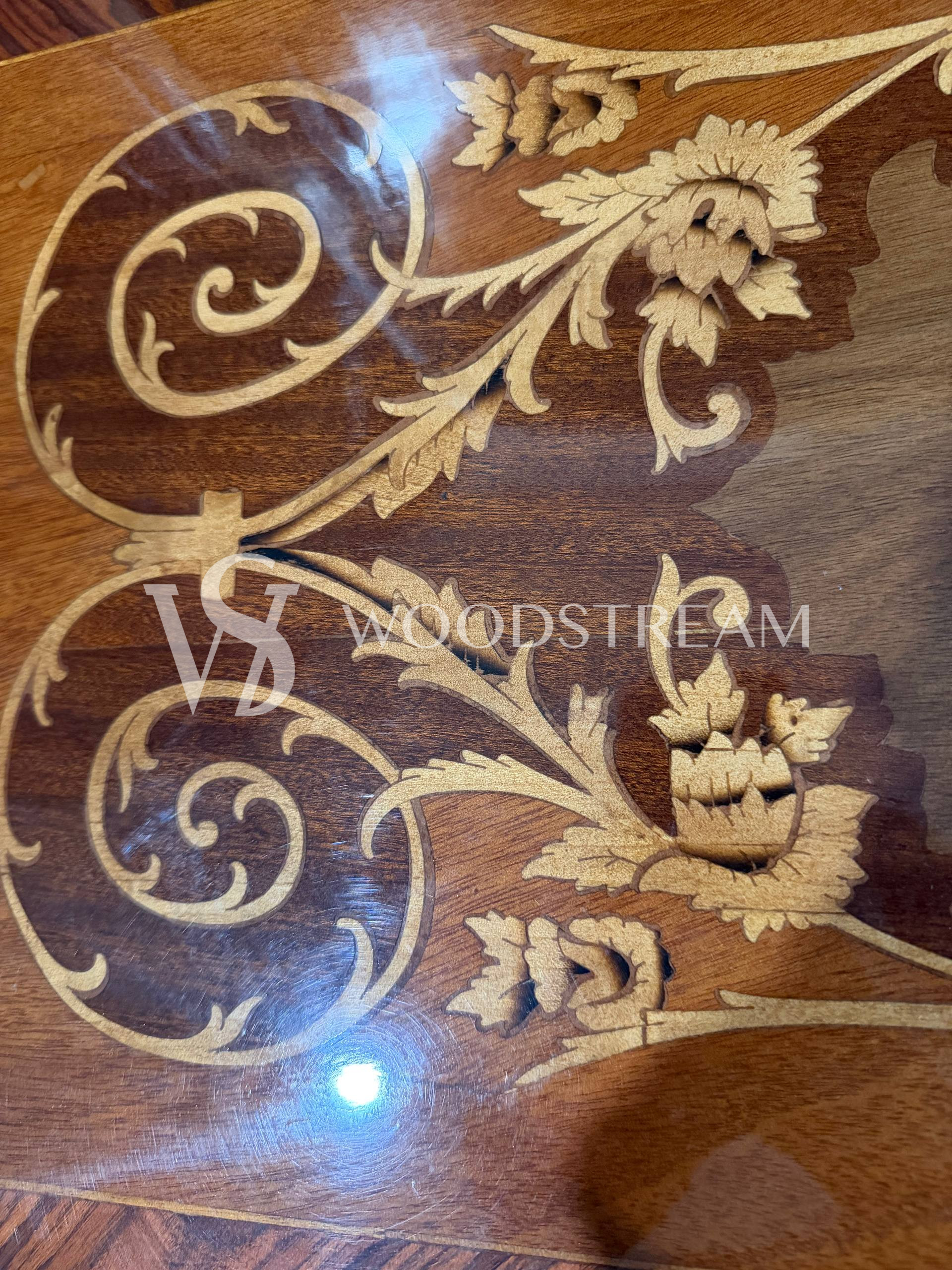 Консоль в стиле Людовика XIV