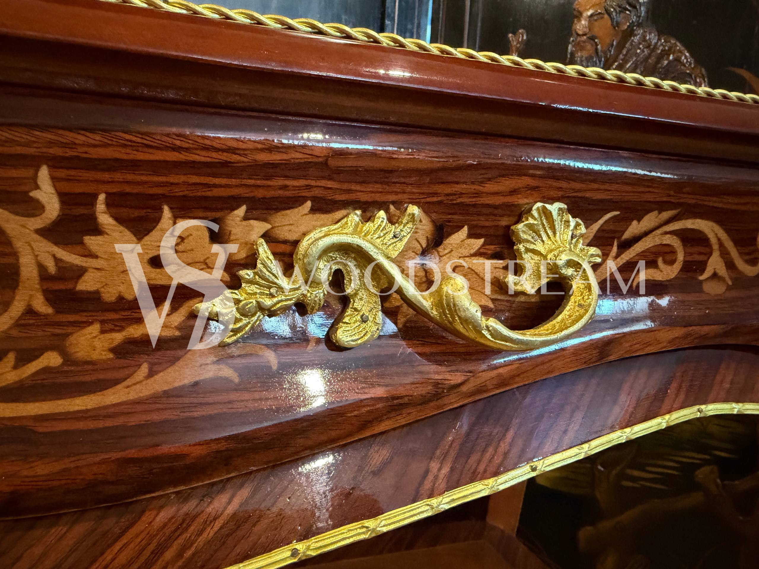 Консоль в стиле Людовика XIV