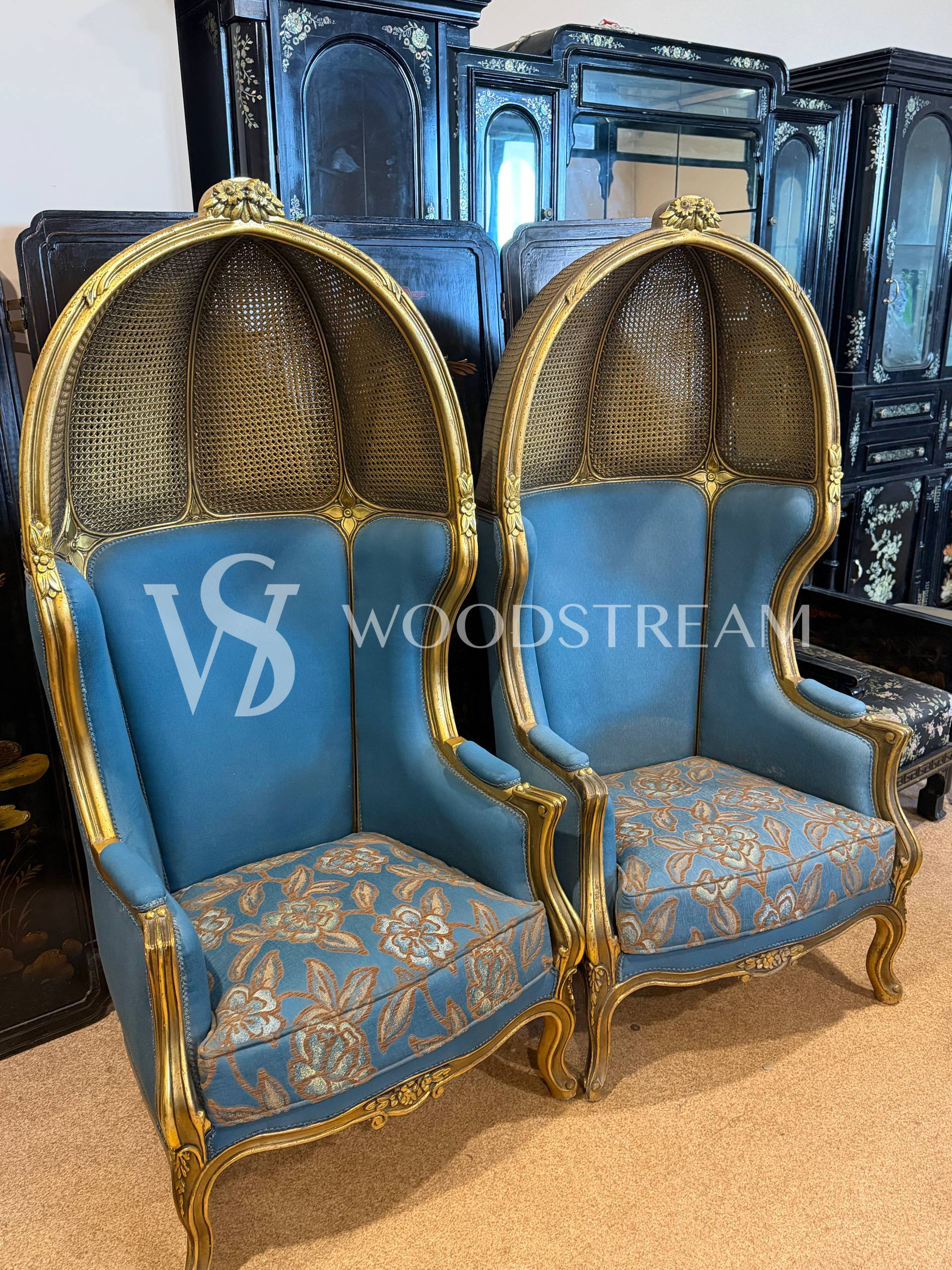 Кресло с капюшоном в стиле Людовика XV 2 штуки