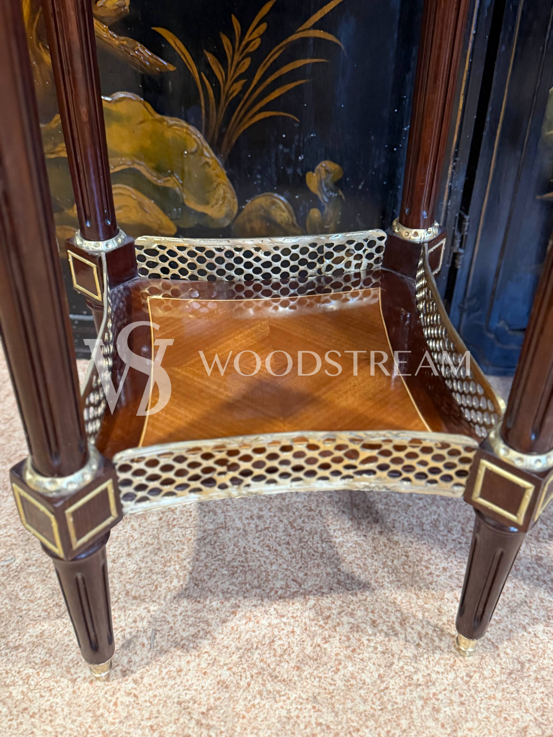 Стол/Подставка в стиле Людовика XVI