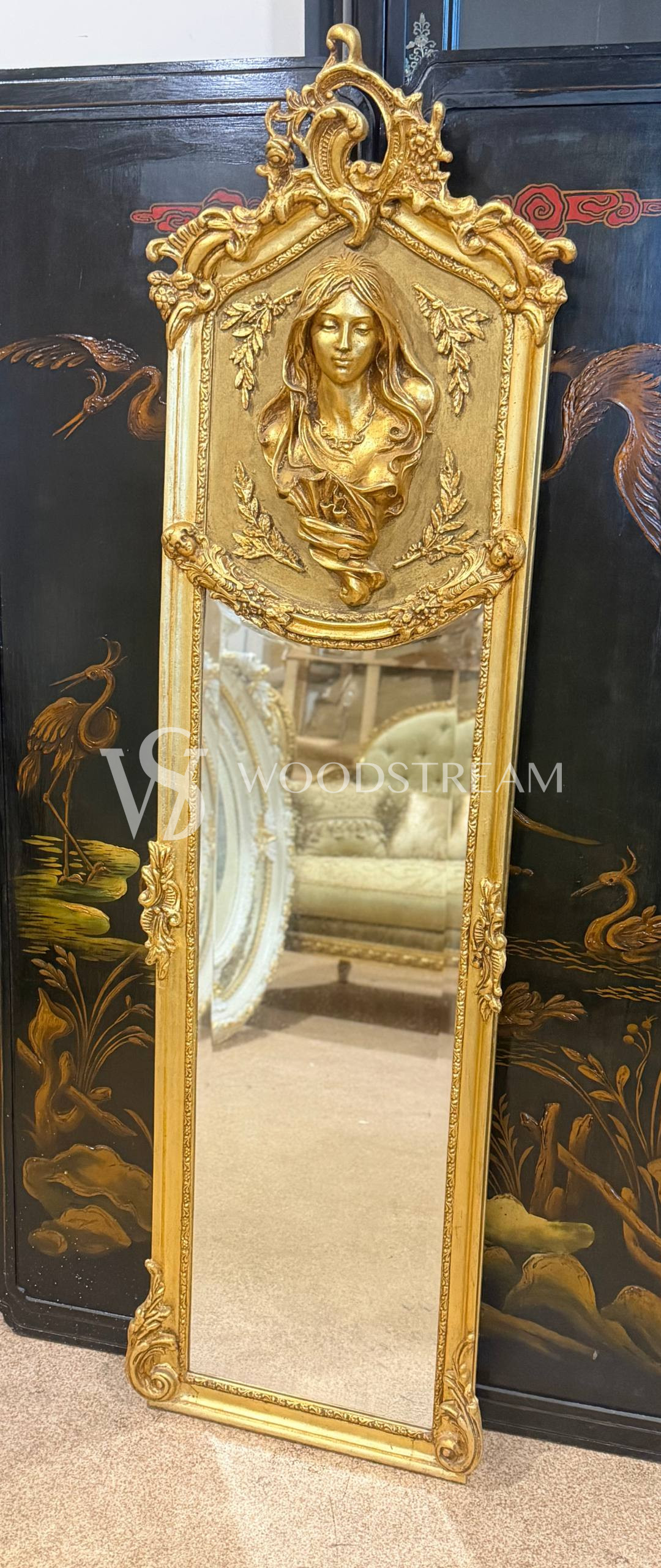 Зеркало в дворцовом стиле