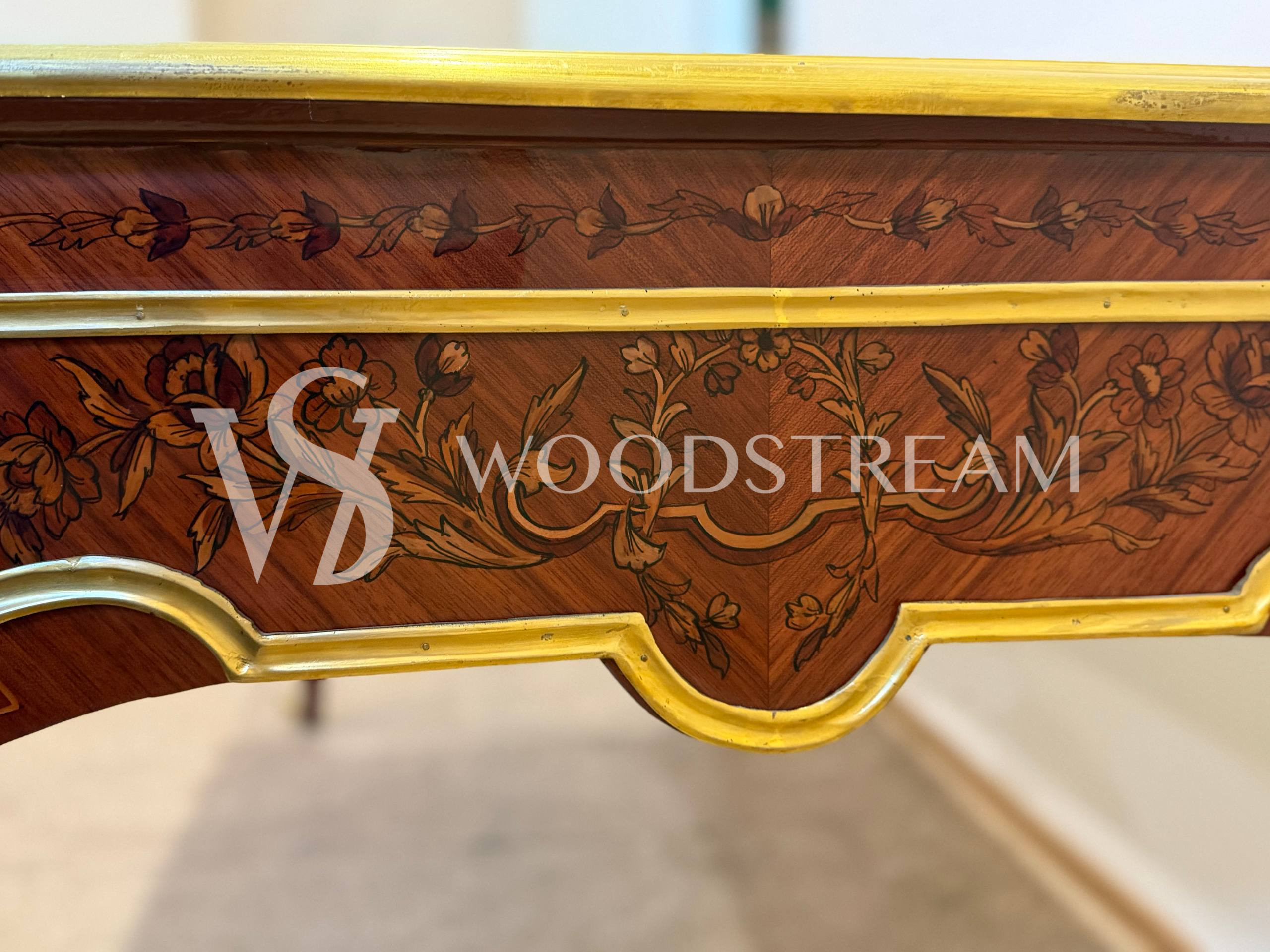 Стол письменный в стиле Людовика XIV