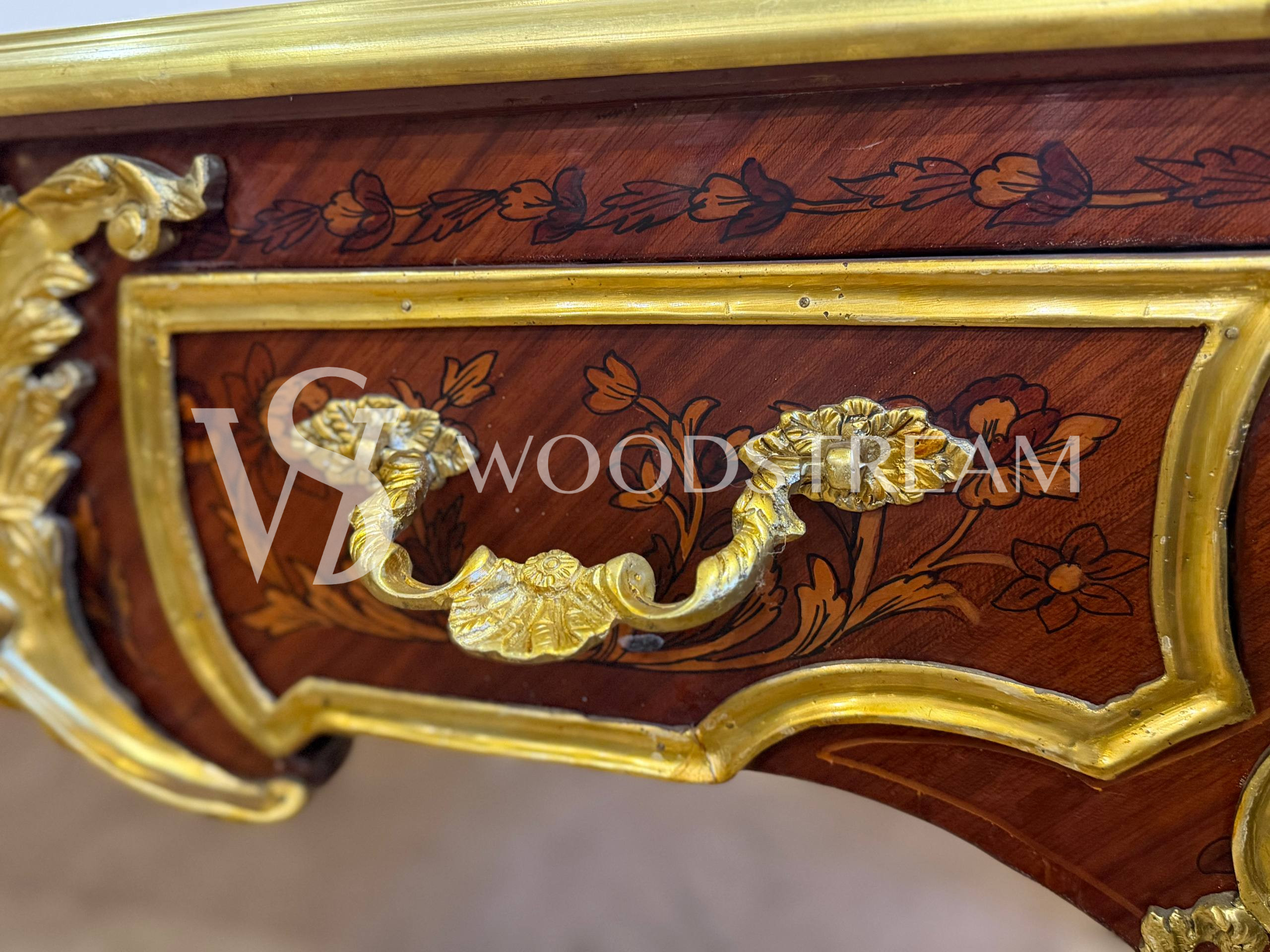 Стол письменный в стиле Людовика XIV