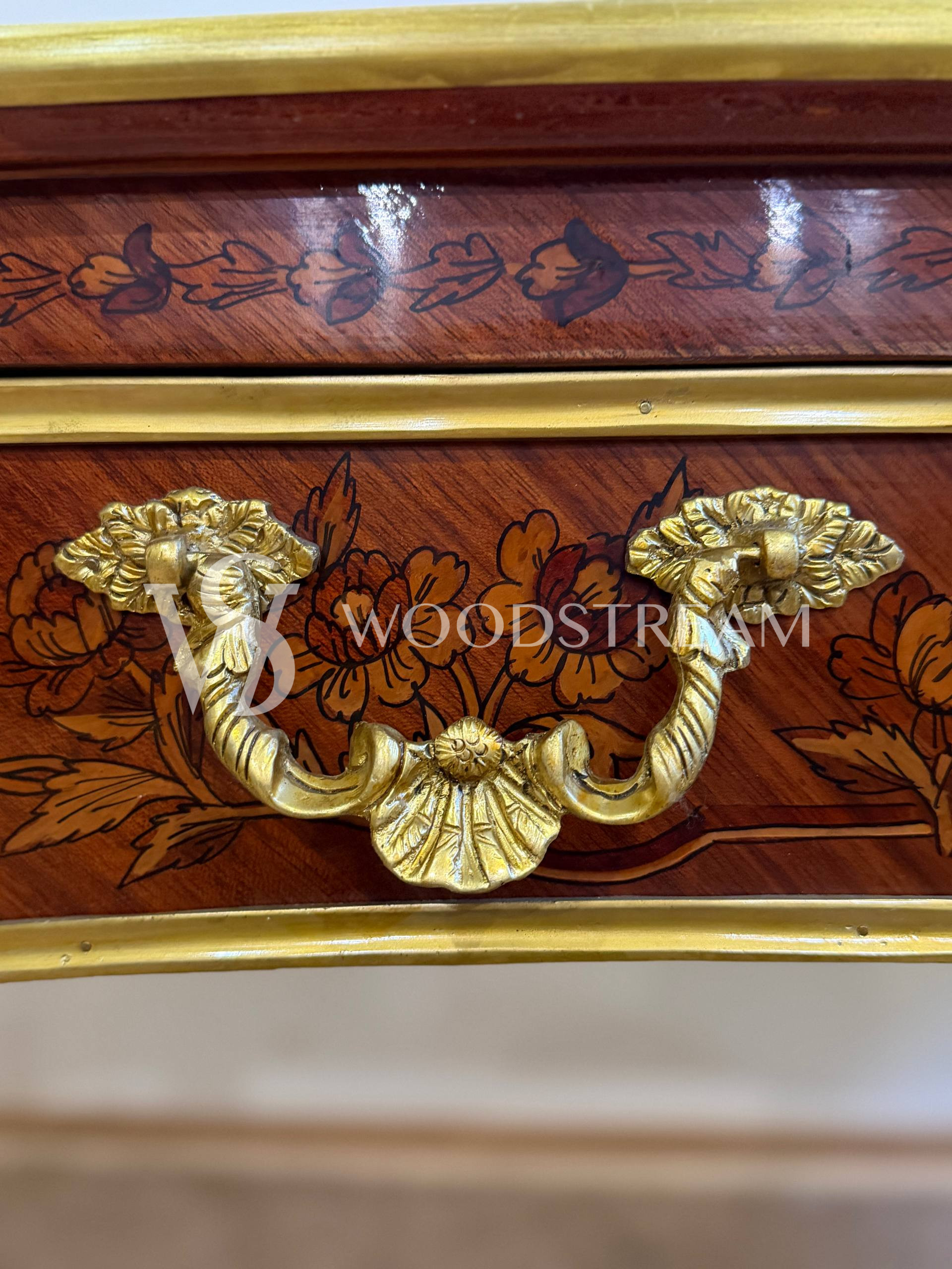 Стол письменный в стиле Людовика XIV