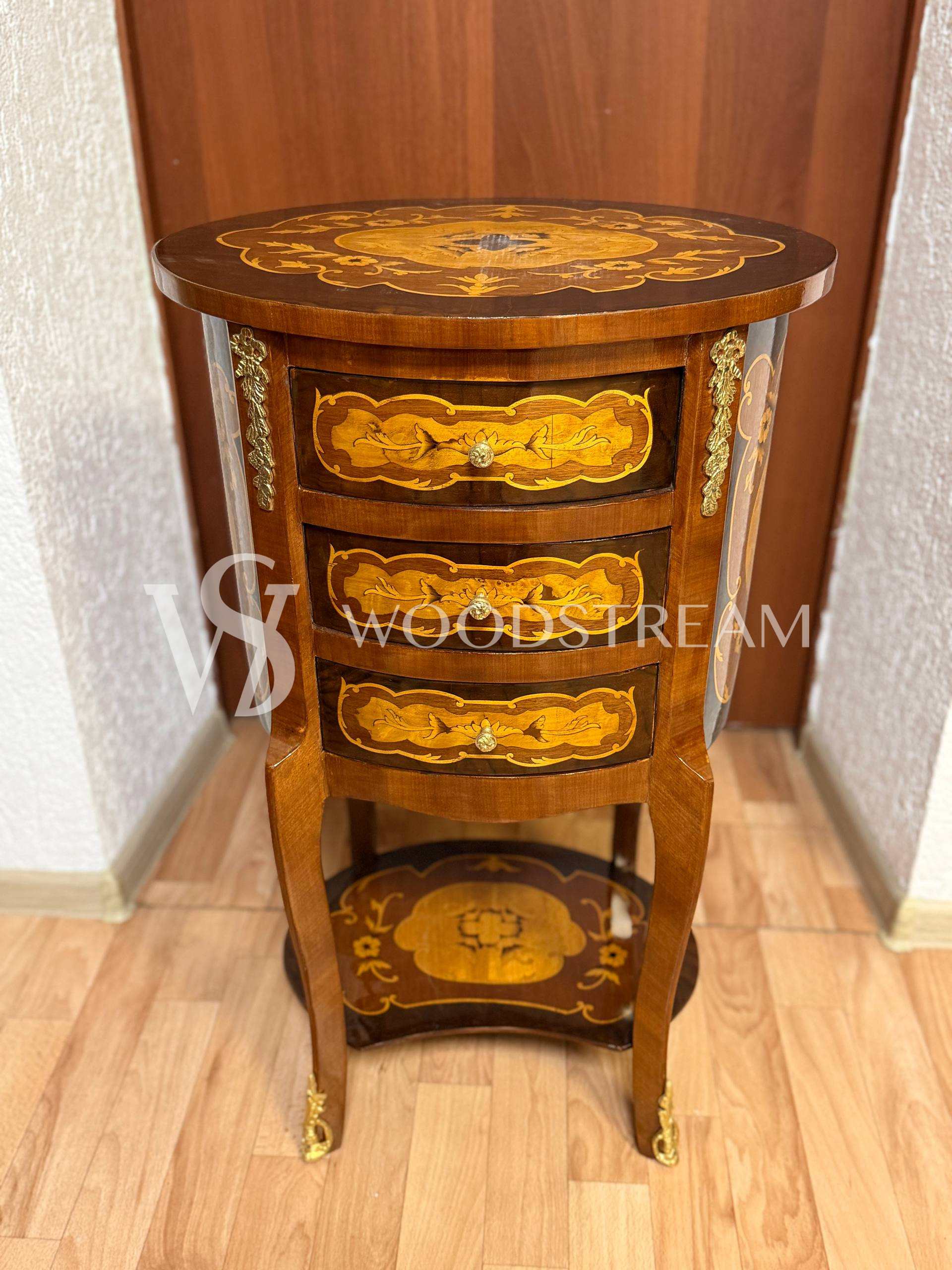 Тумба в стиле Людовика XIV