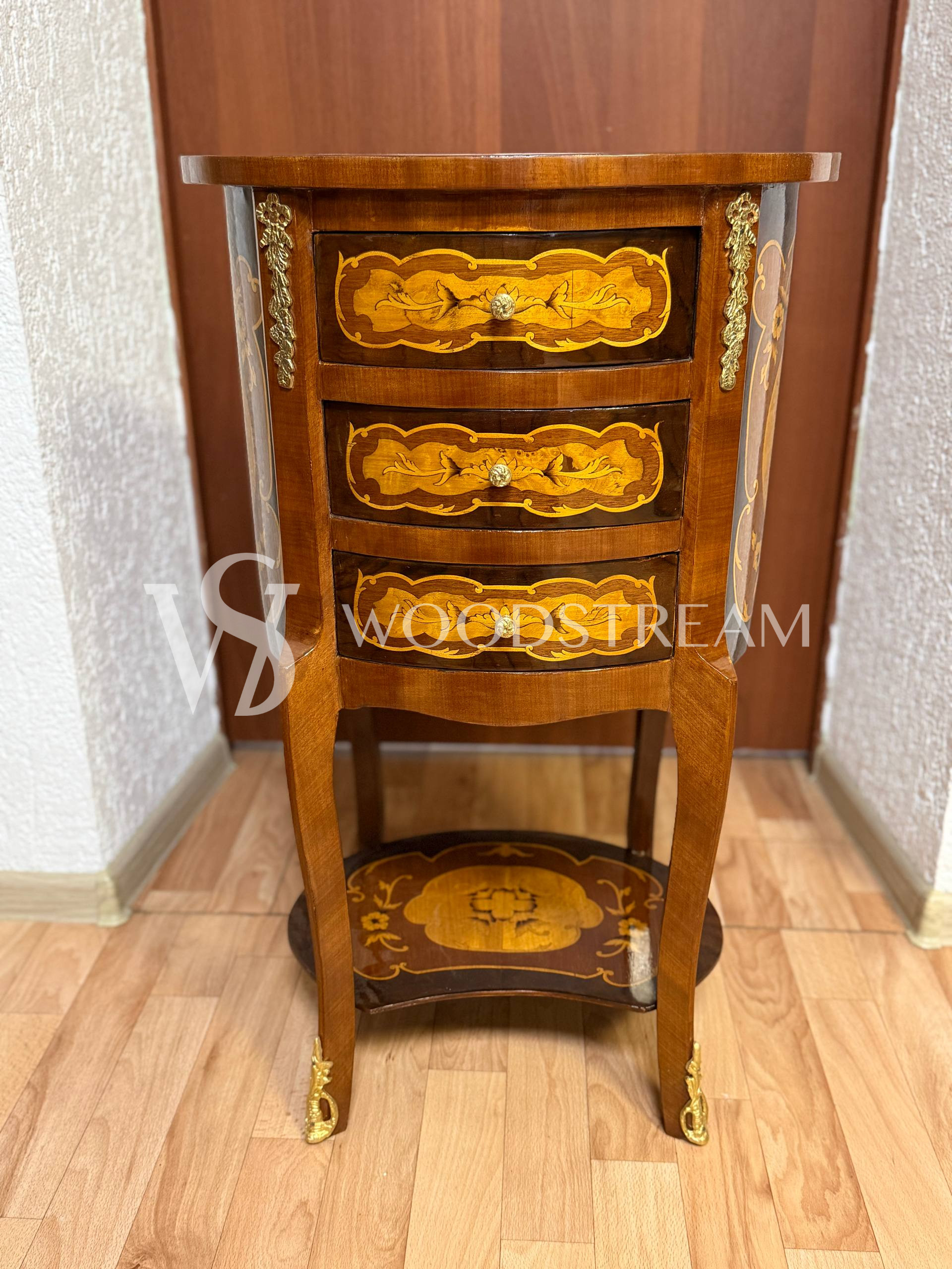 Тумба в стиле Людовика XIV