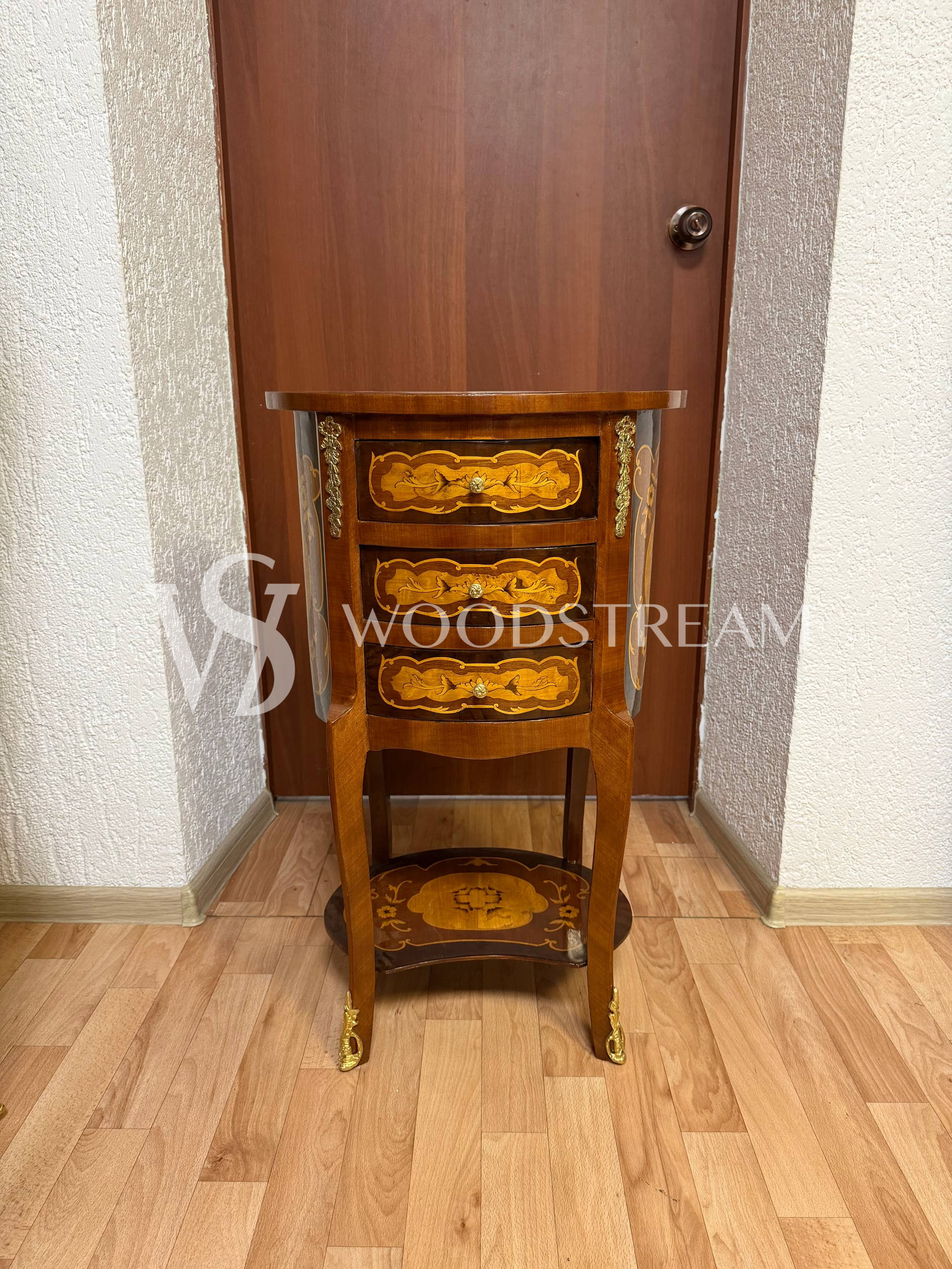 Тумба в стиле Людовика XIV