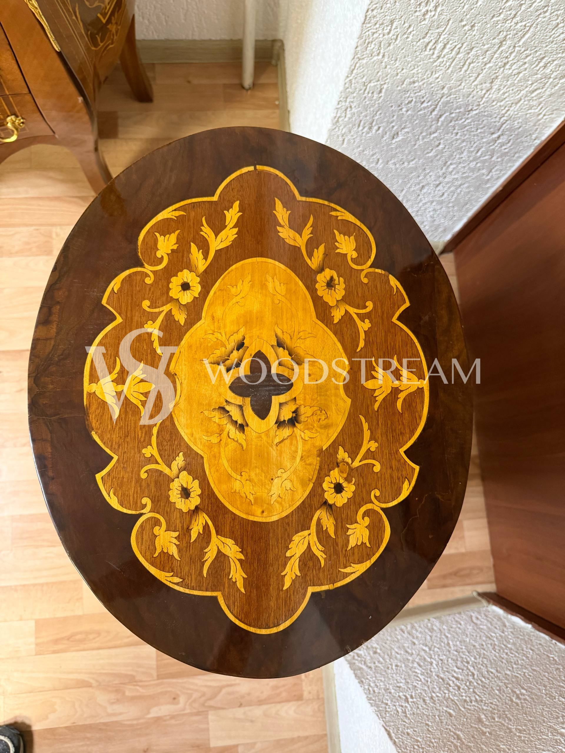 Тумба в стиле Людовика XIV