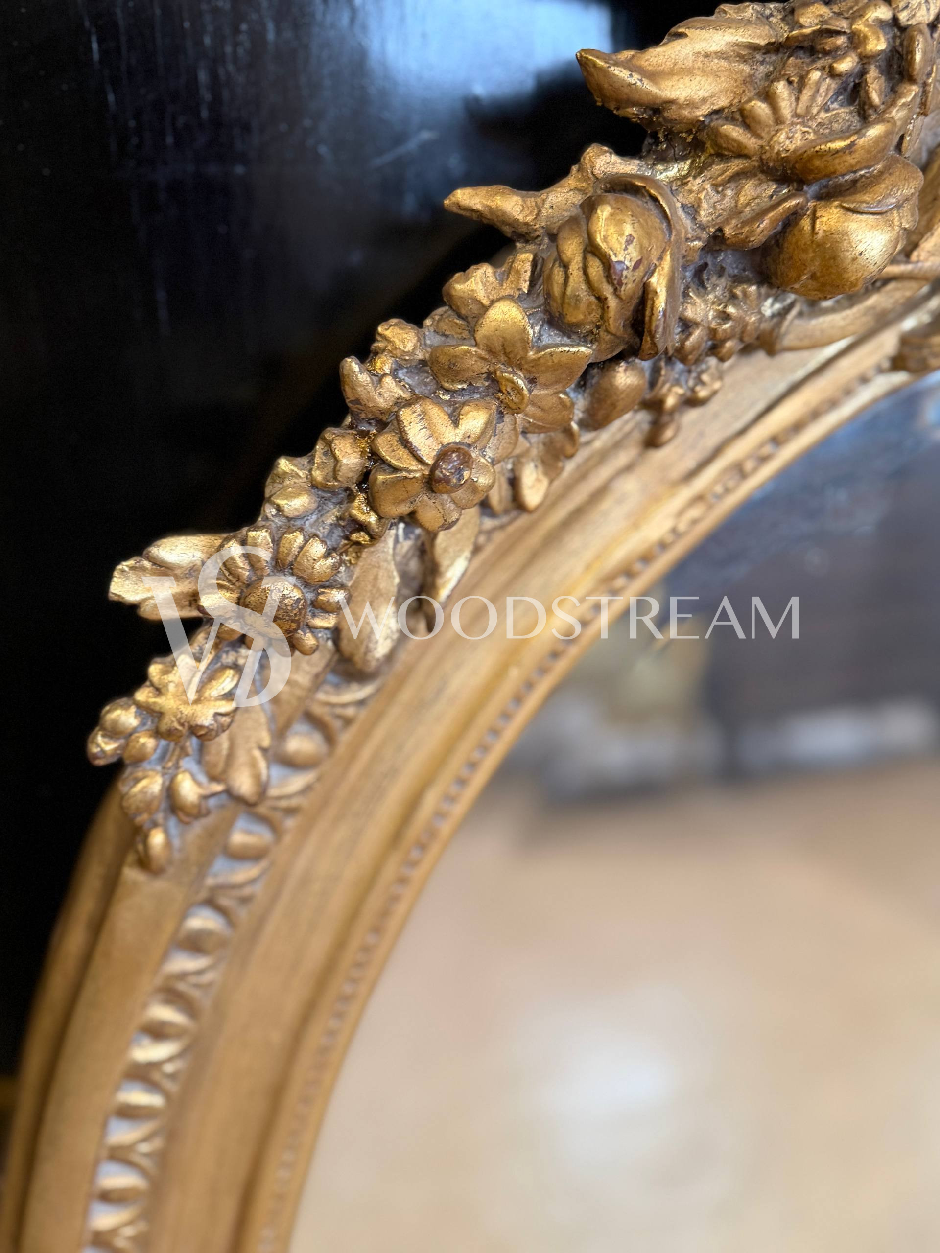 Зеркало настенное в стиле Людовика XVI