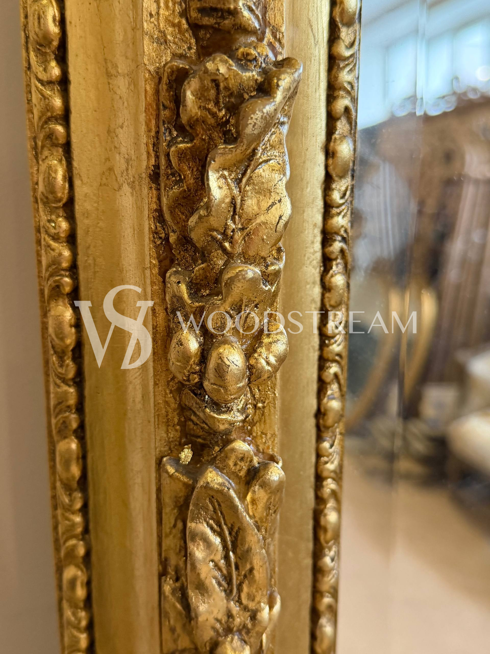 Зеркало в дворцовом стиле