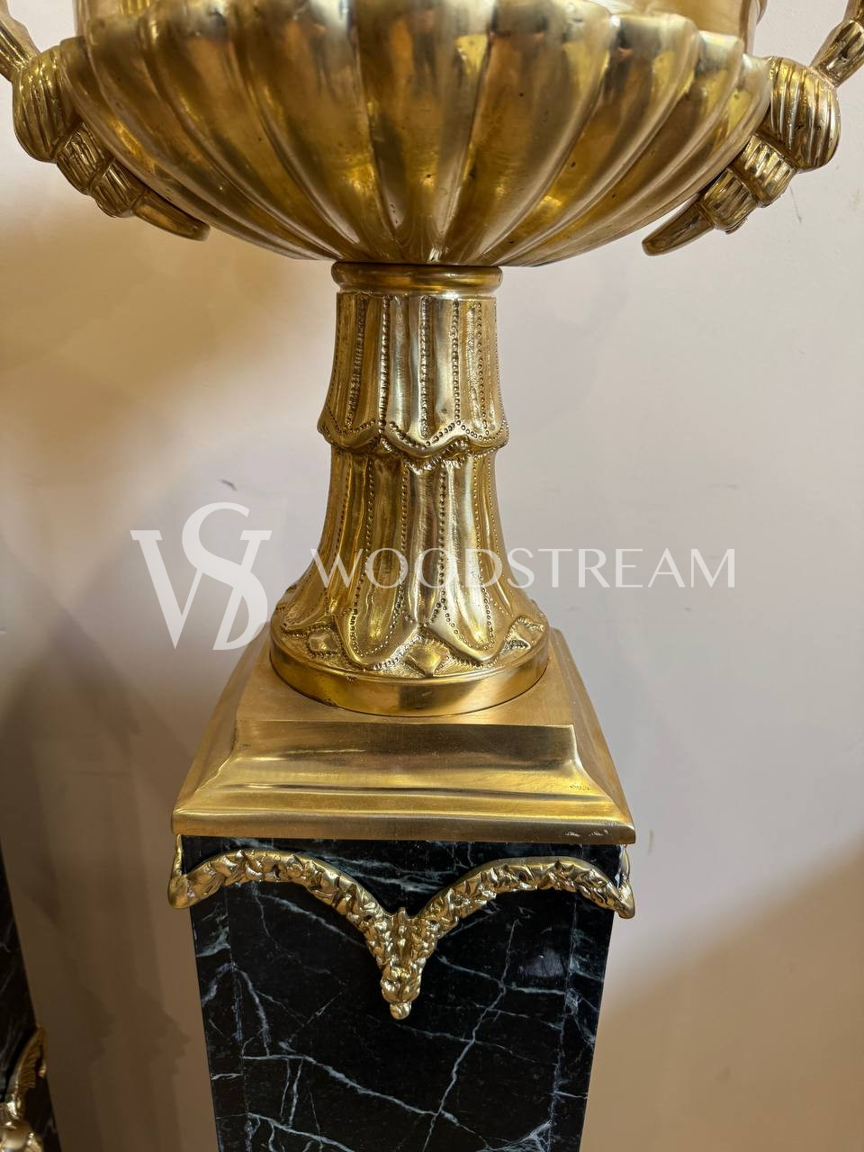 Комплект: Ваза/Чаша и Постамент/Подставка/Колонна в стиле ампир 2 штуки