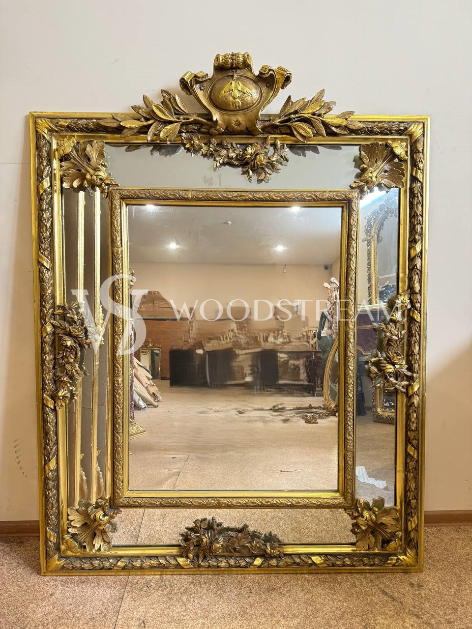 Зеркало настенное в стиле Людовика XVI
