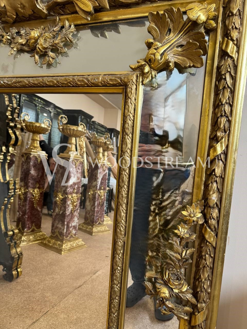 Зеркало настенное в стиле Людовика XVI