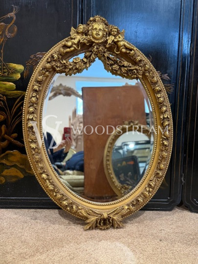Зеркало настенное в стиле венецианского барокко с путти