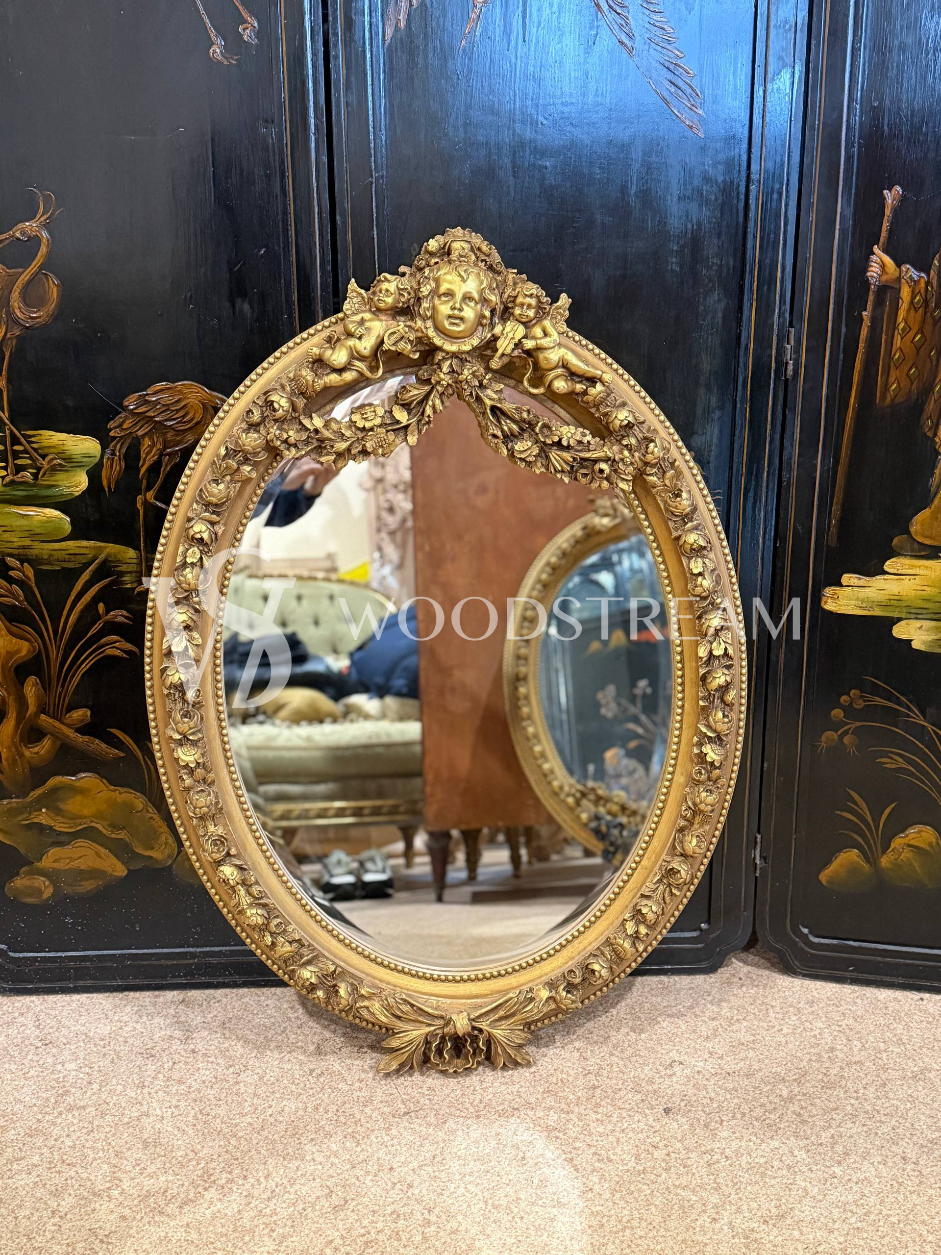 Зеркало настенное в стиле венецианского барокко с путти