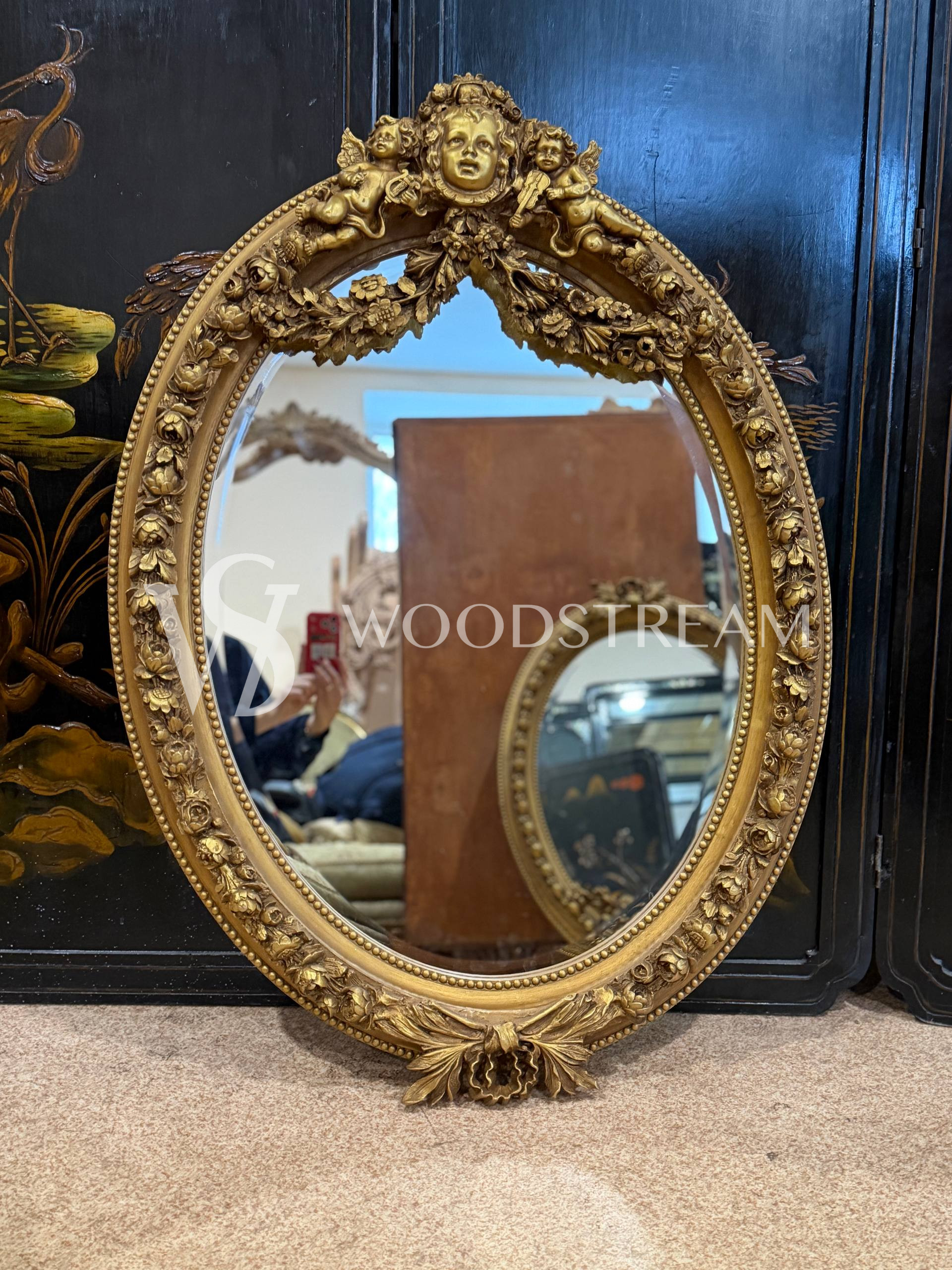 Зеркало настенное в стиле венецианского барокко с путти