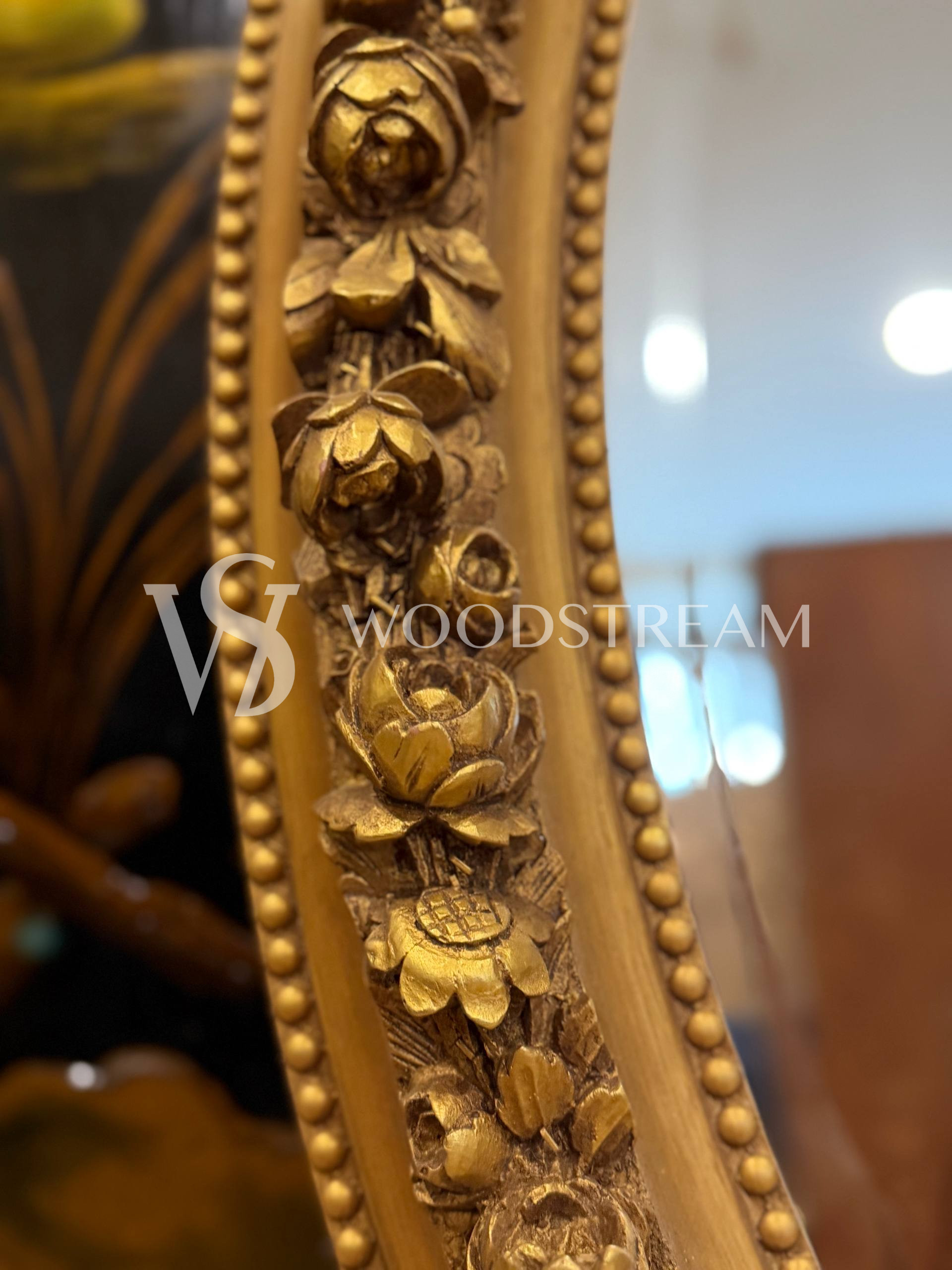 Зеркало настенное в стиле венецианского барокко с путти