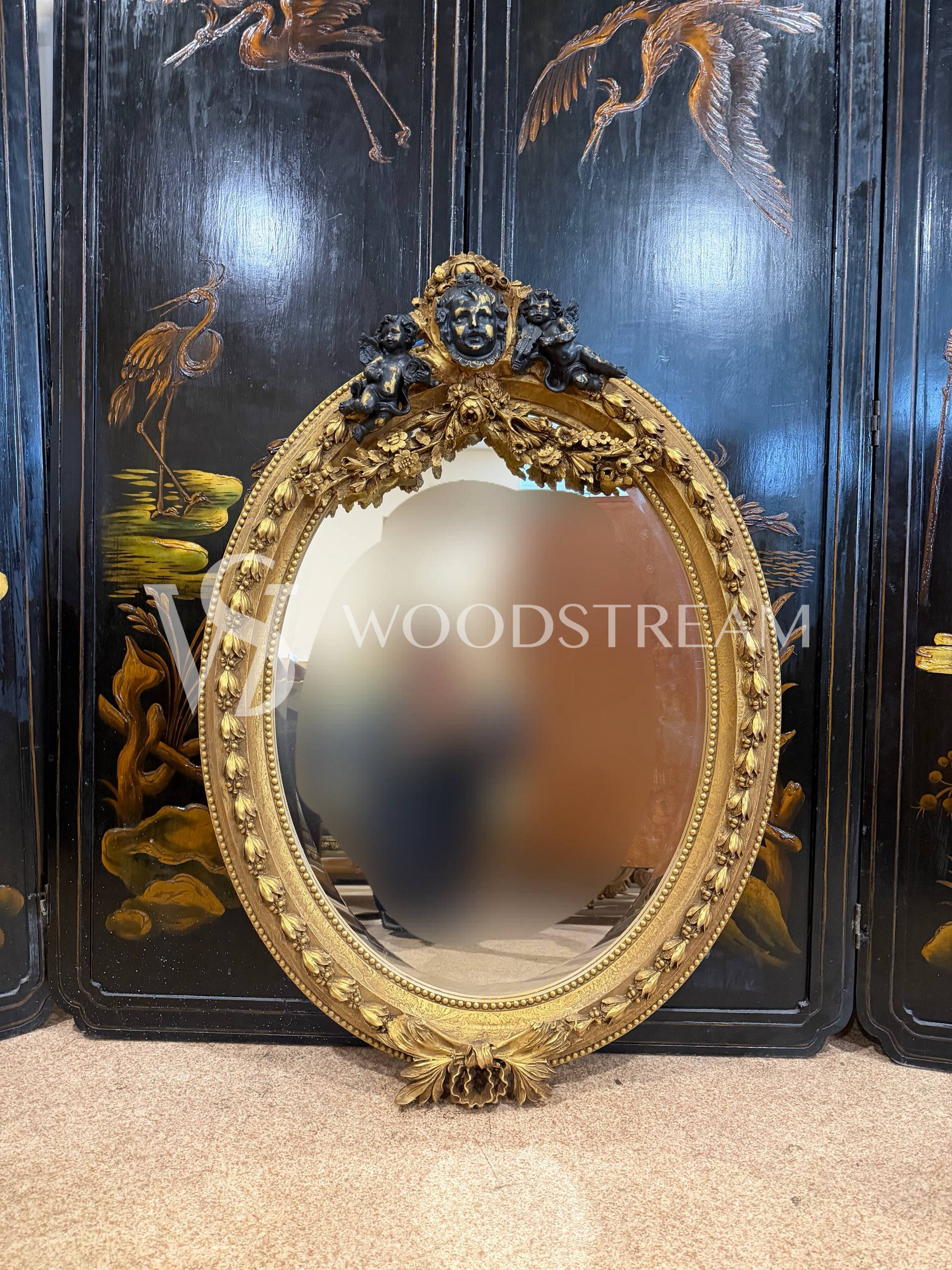 Зеркало настенное в стиле венецианского барокко с путти