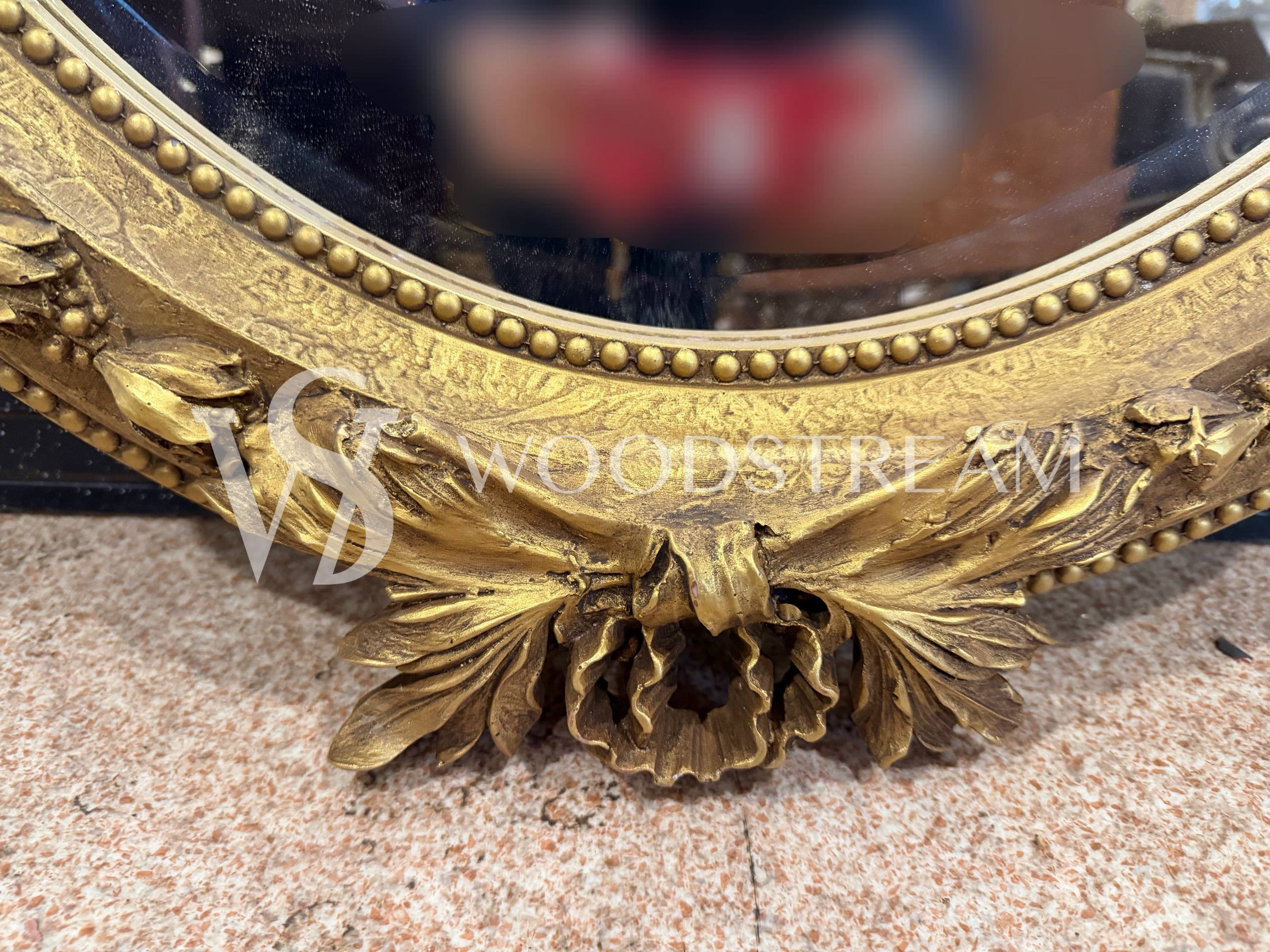 Зеркало настенное в стиле венецианского барокко с путти