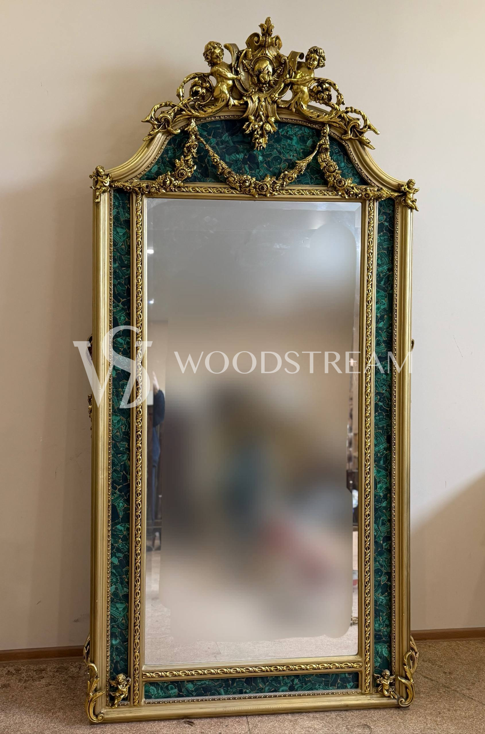 Зеркало настенное в стиле Людовика XVI с путти