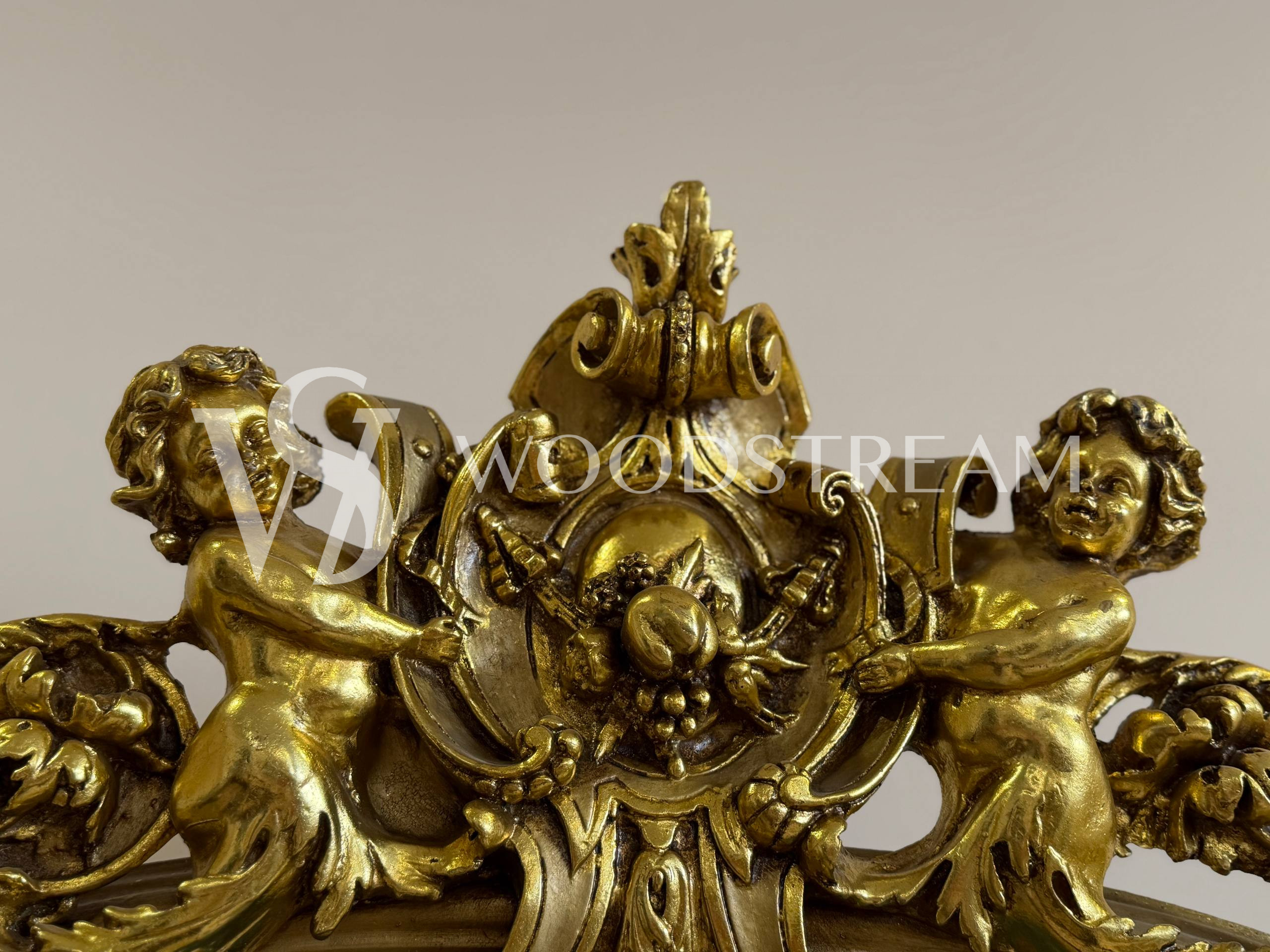 Зеркало настенное в стиле Людовика XVI с путти