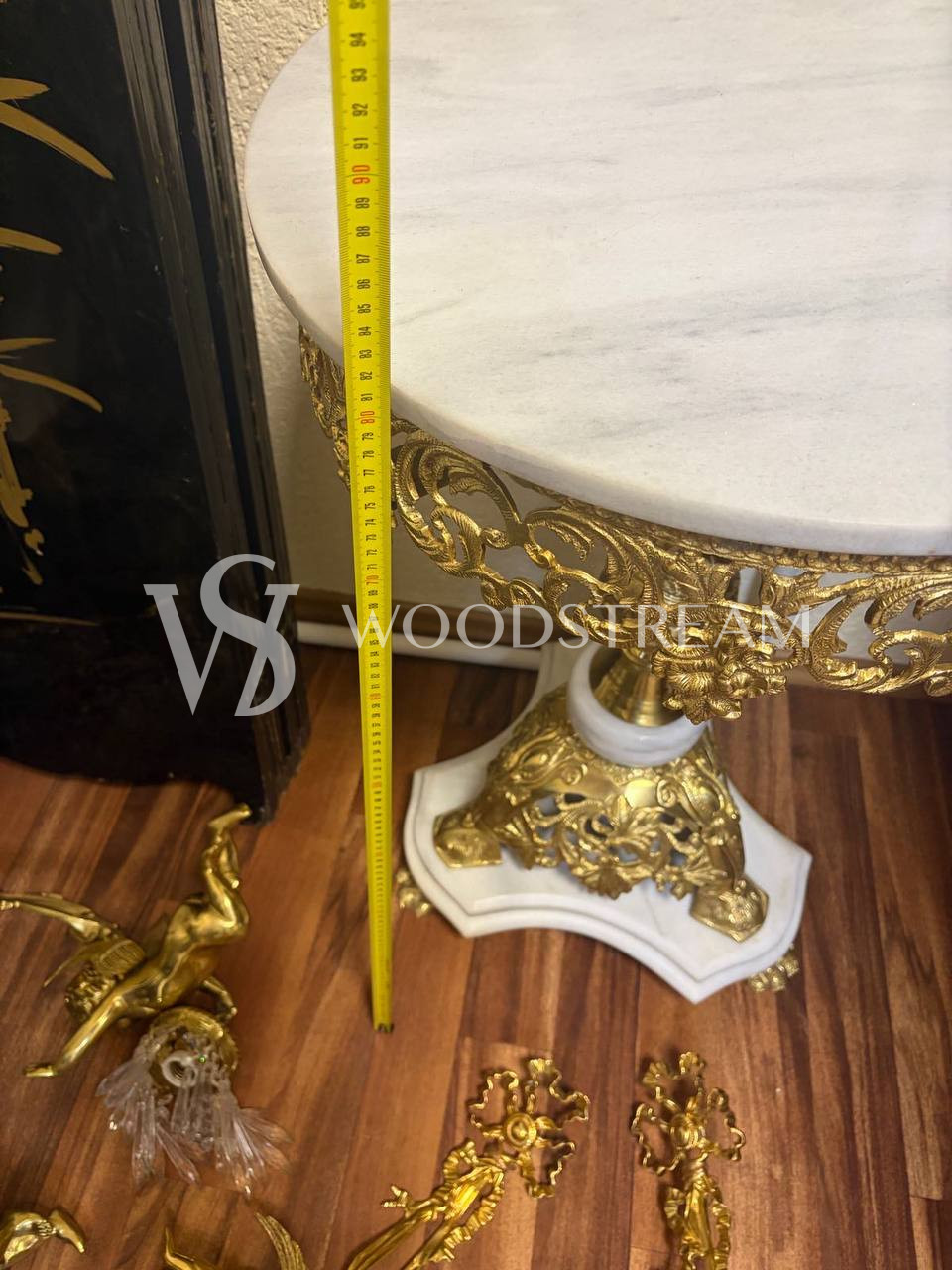 Стол/подставка в стиле ампир